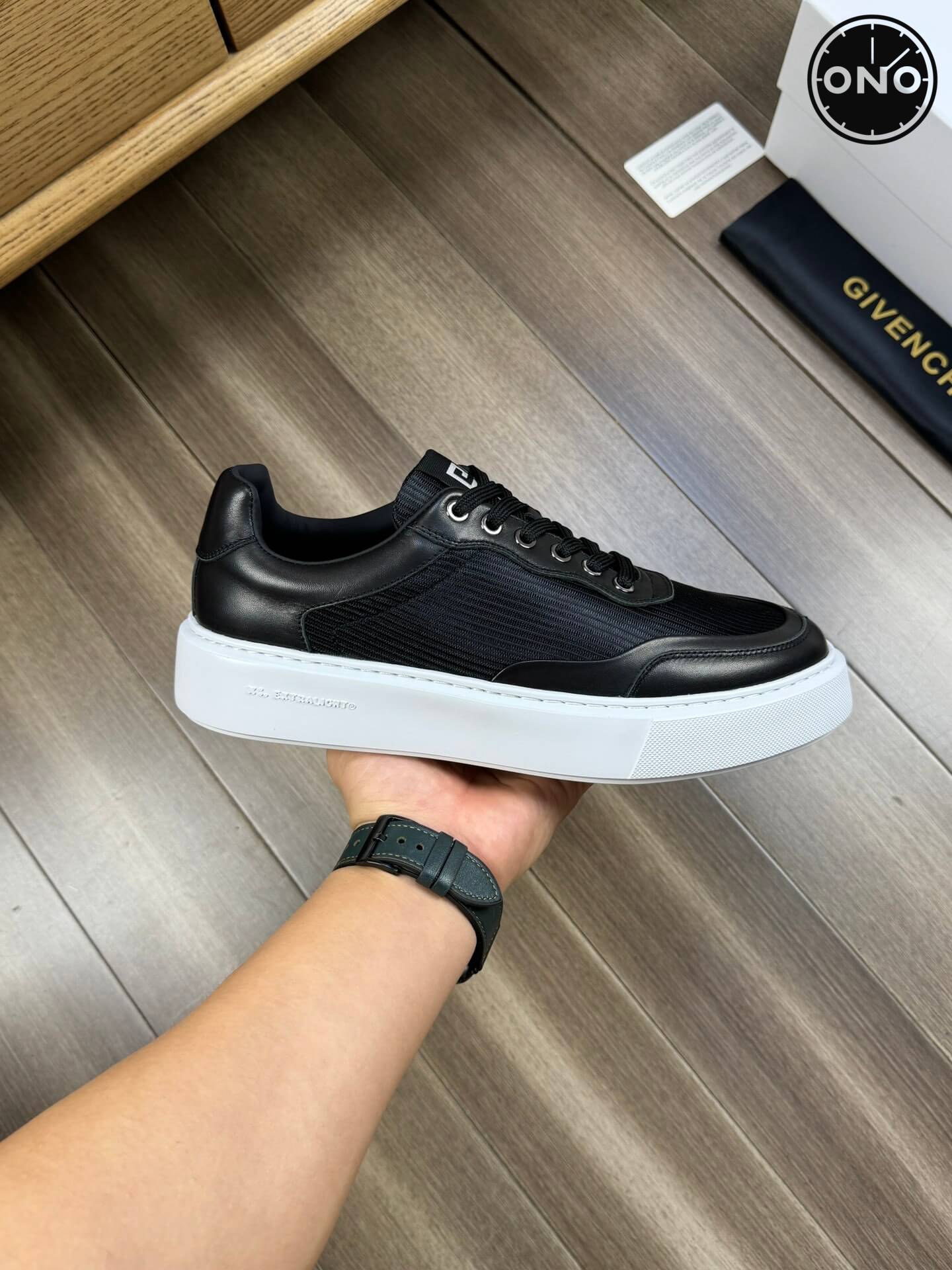 Givenchy_99_4.jpg