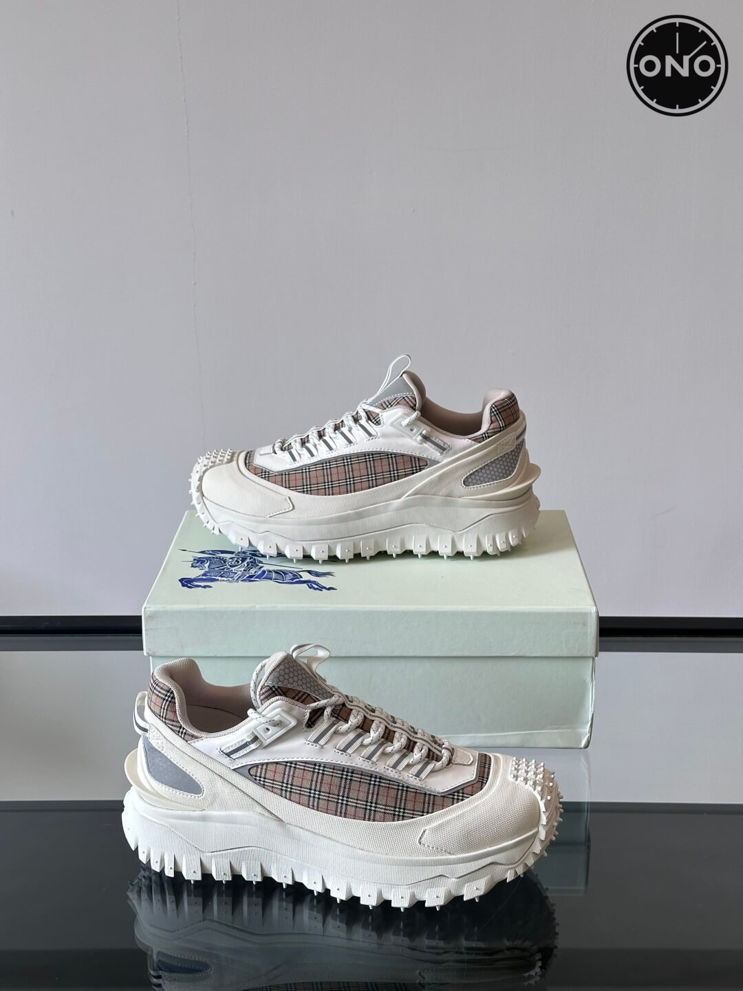Burberry_51_4.jpg