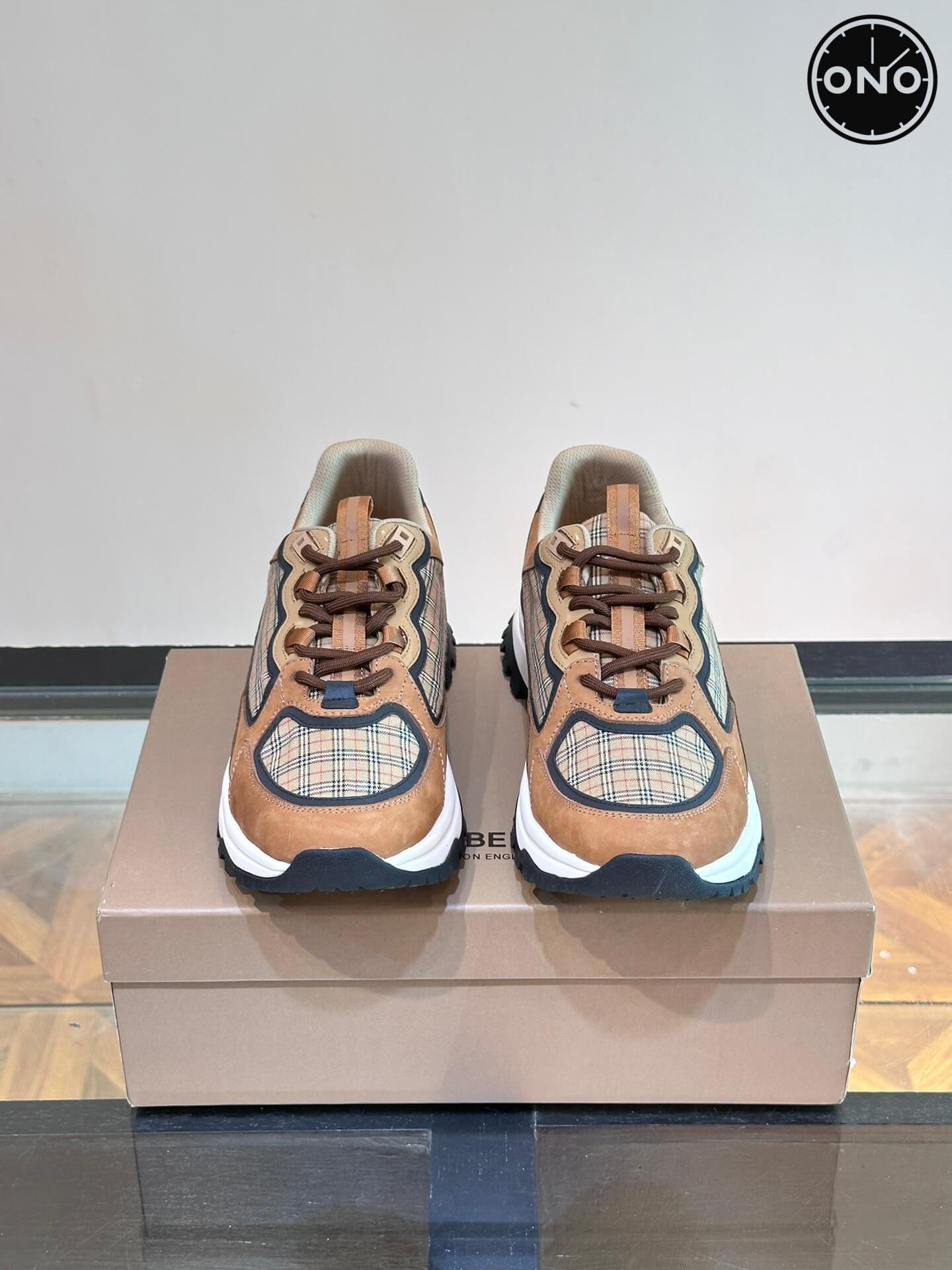 Burberry_88_2.jpg