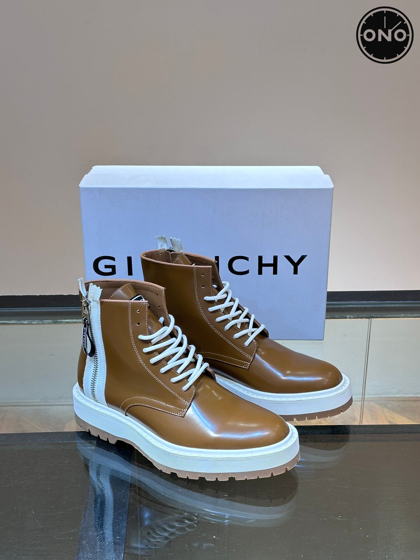 Givenchy_77_5.jpg