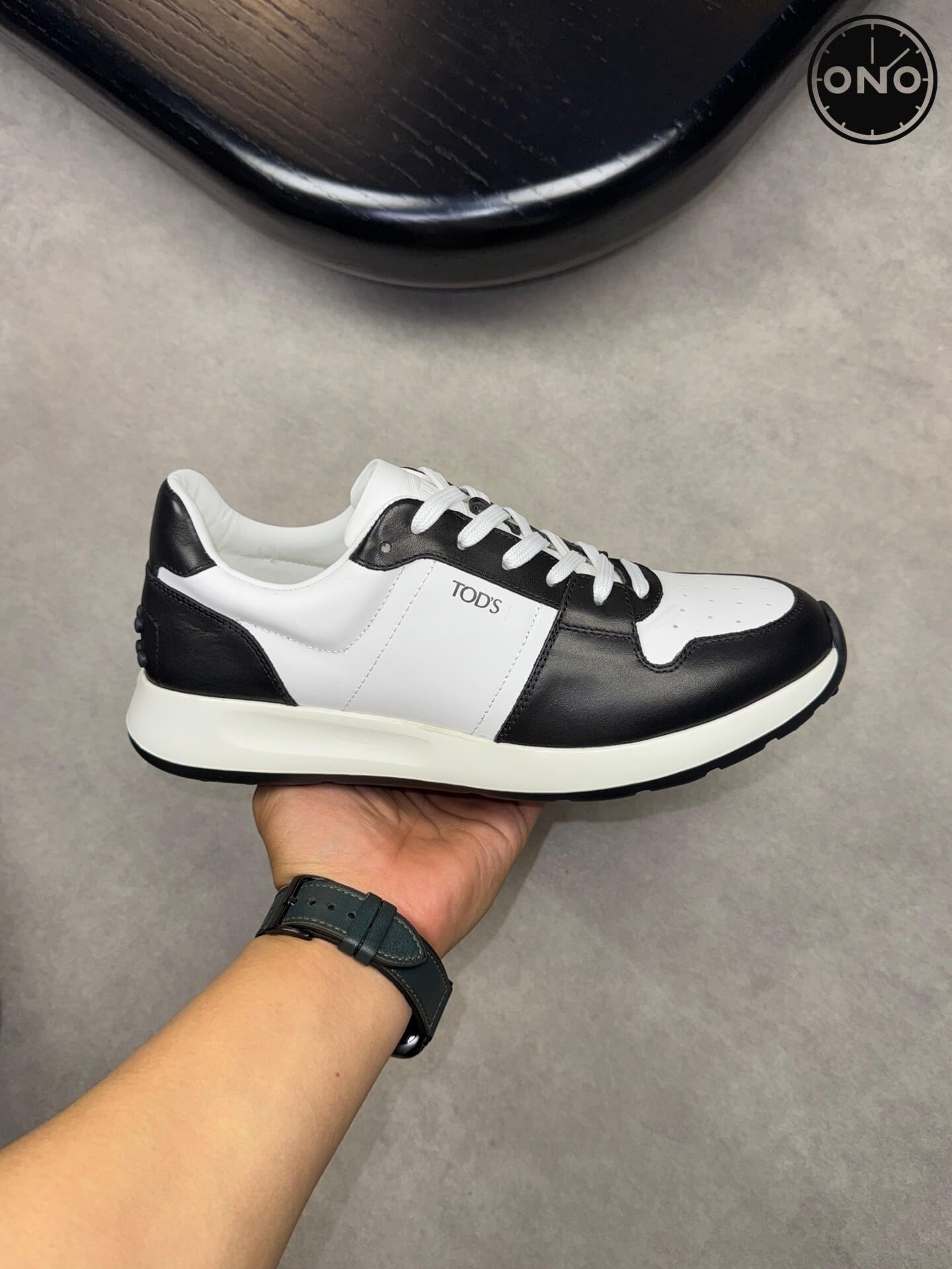 Givenchy_6_4.jpg