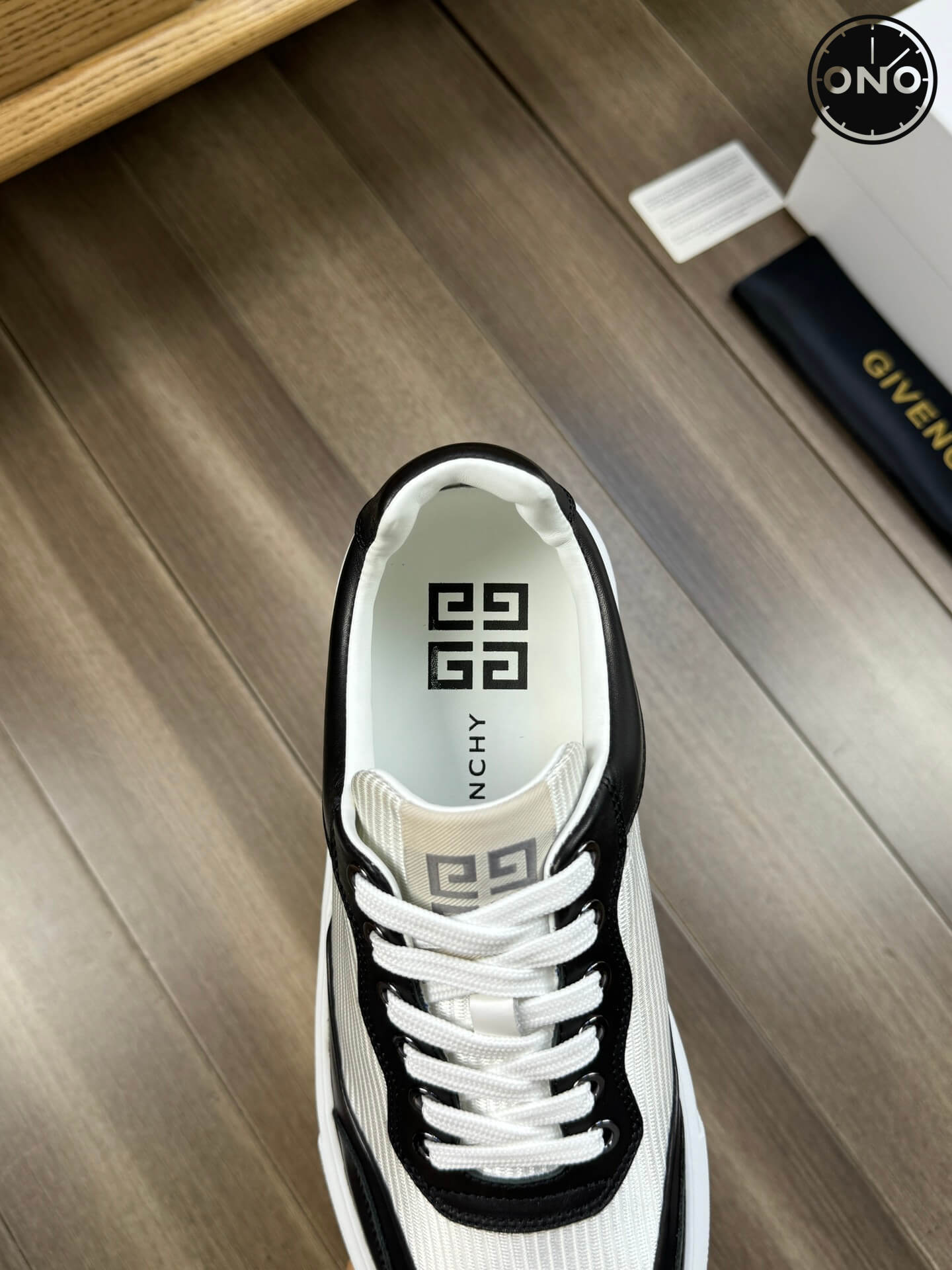 Givenchy_101_7.jpg