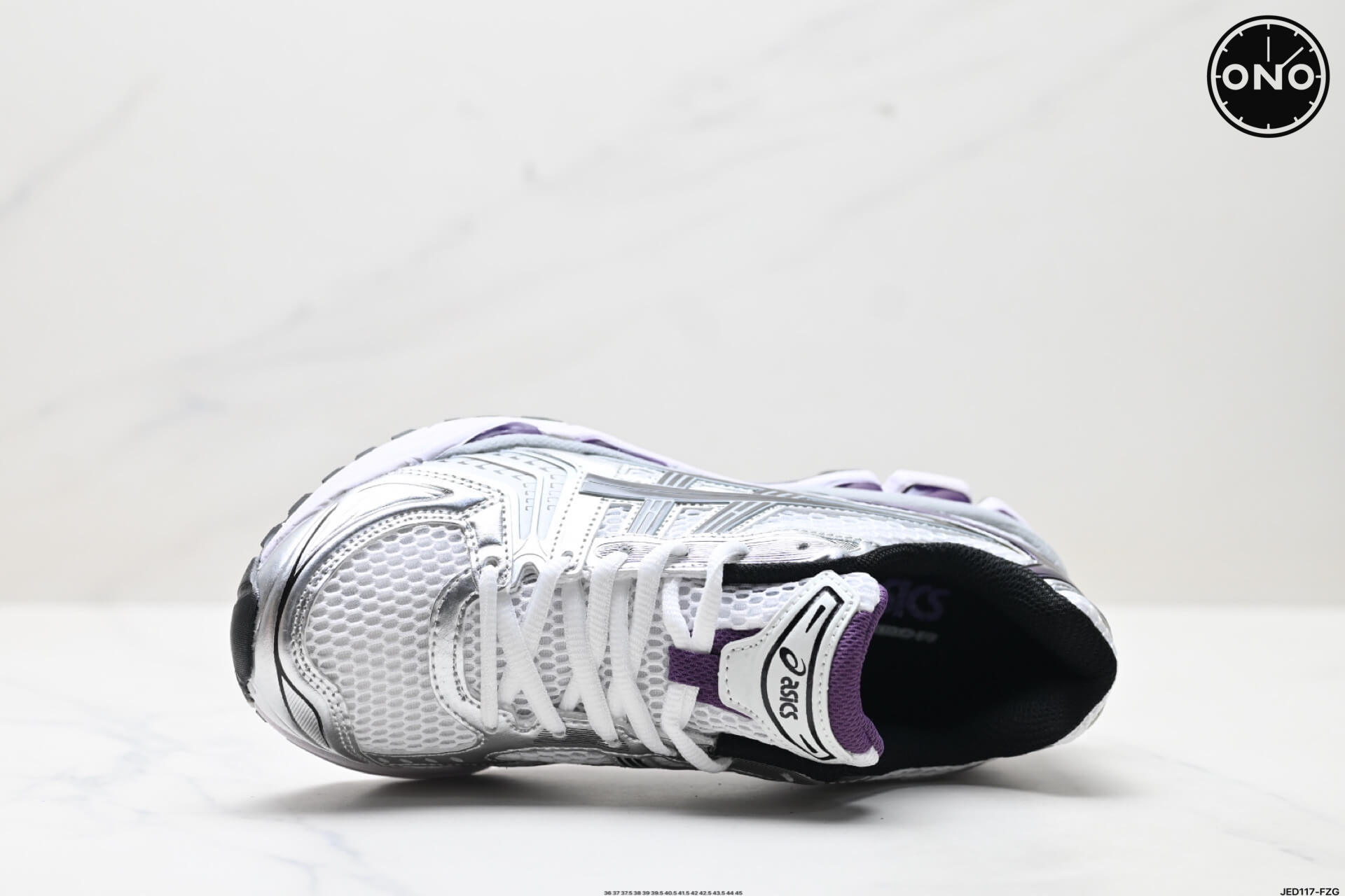 Asics_41_2.jpg