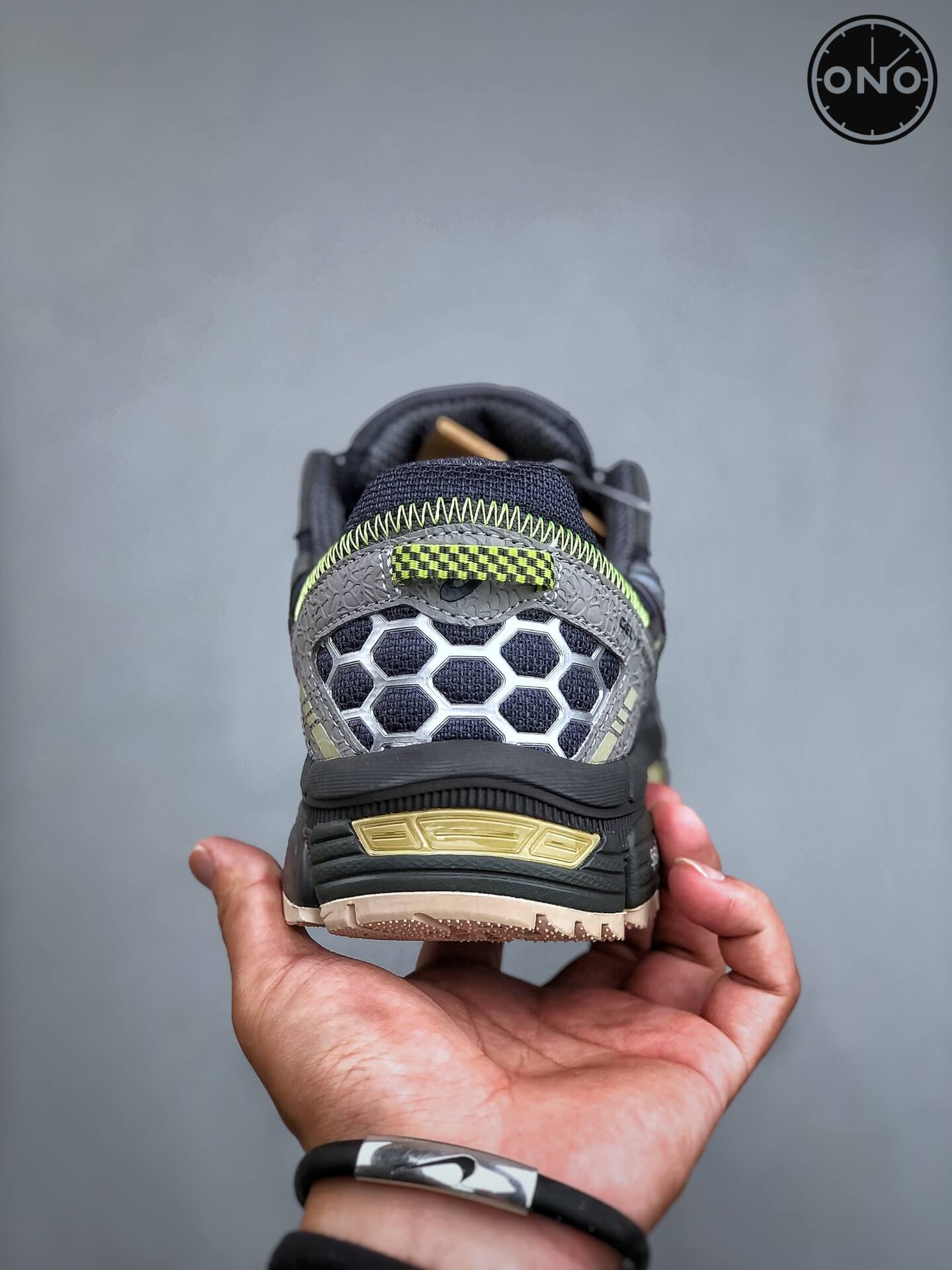 Asics_10_7.jpg