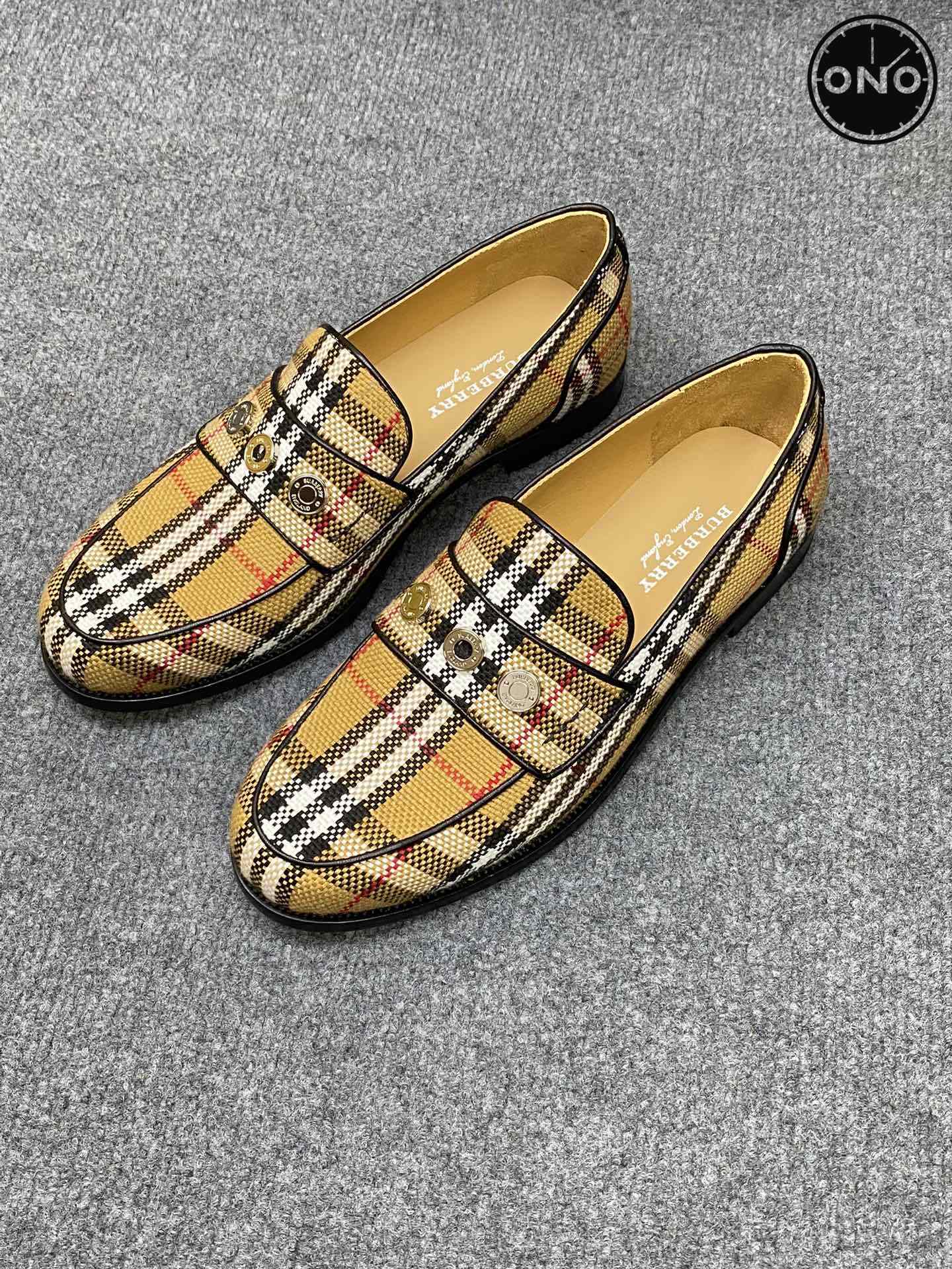 Burberry_8_7.jpg