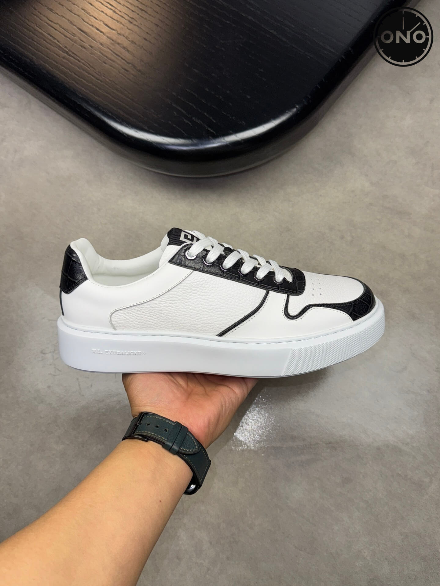 Givenchy_40_4.jpg