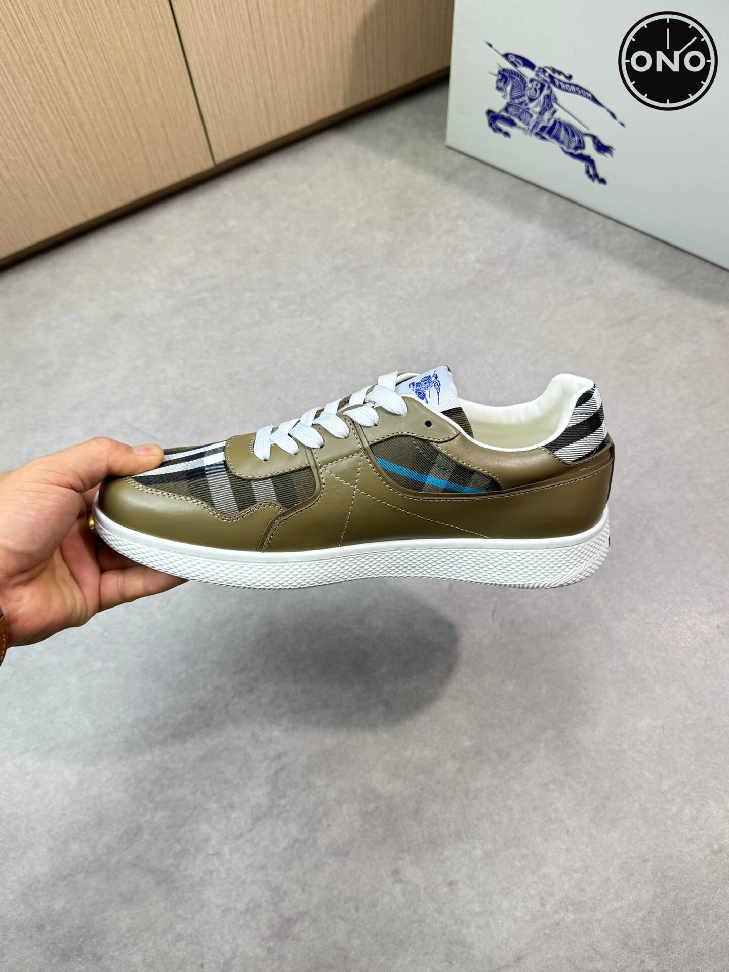 Burberry_30_5.jpg