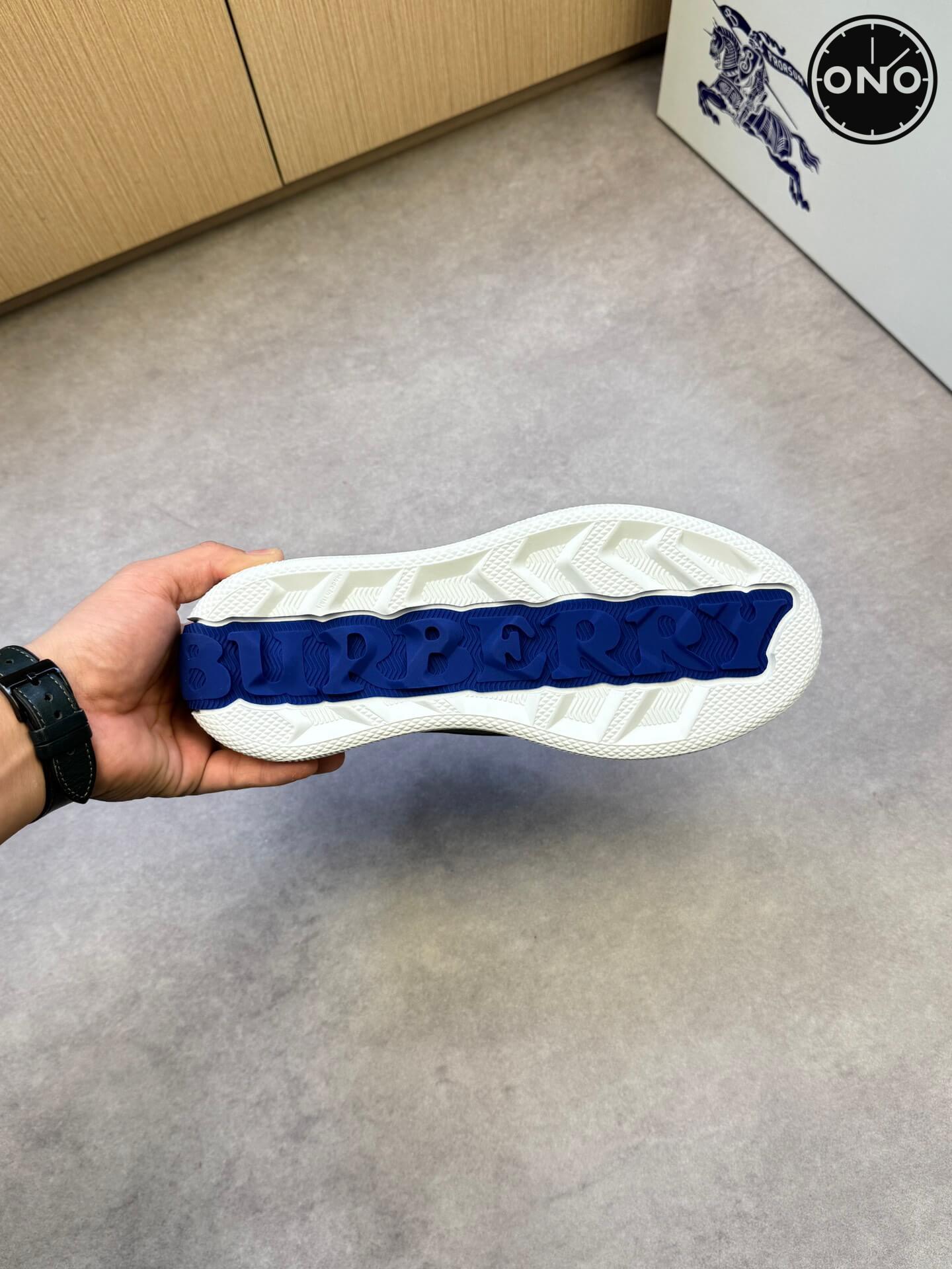 Burberry_53_9.jpg