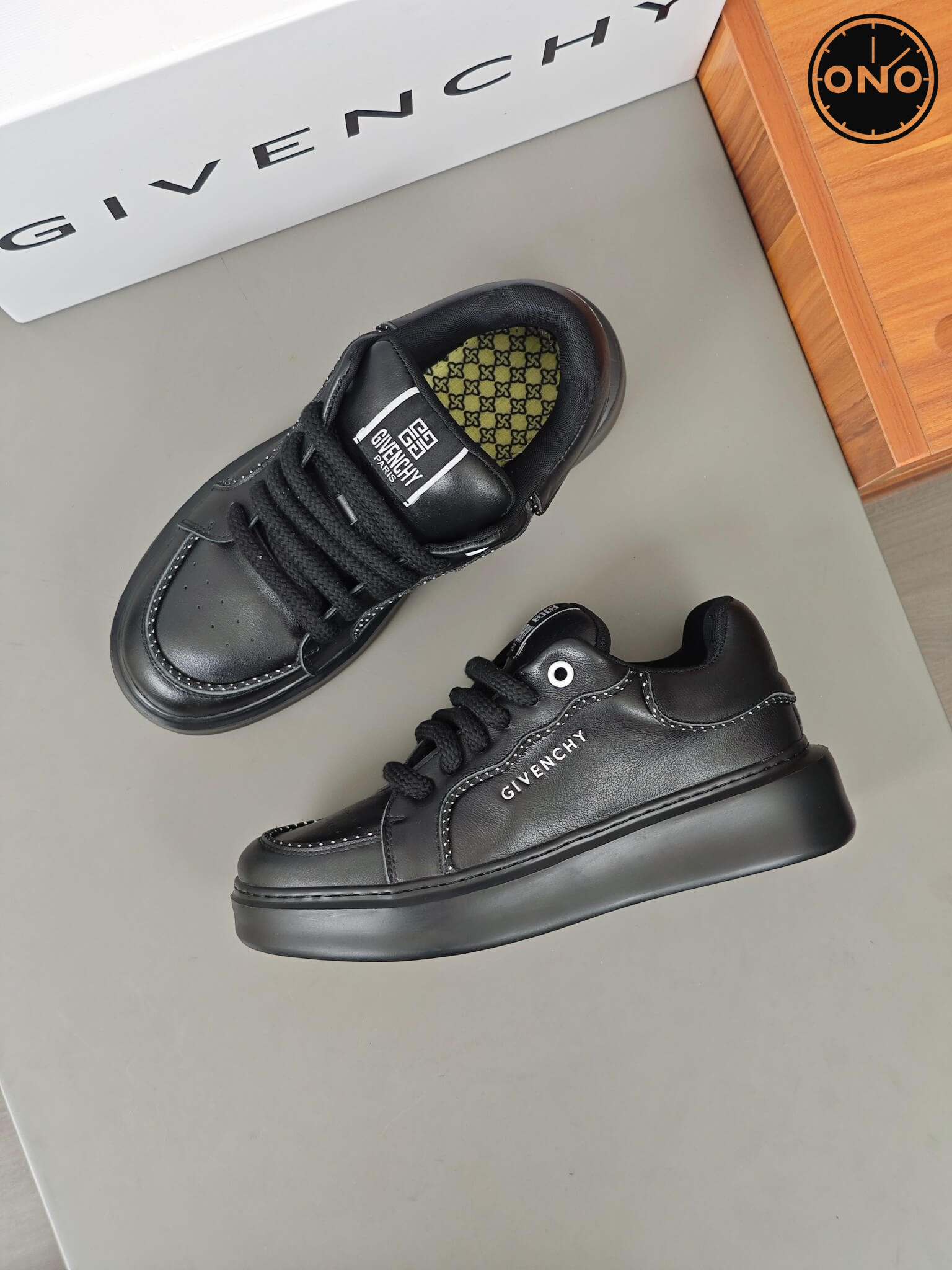 Givenchy_44_2.jpg