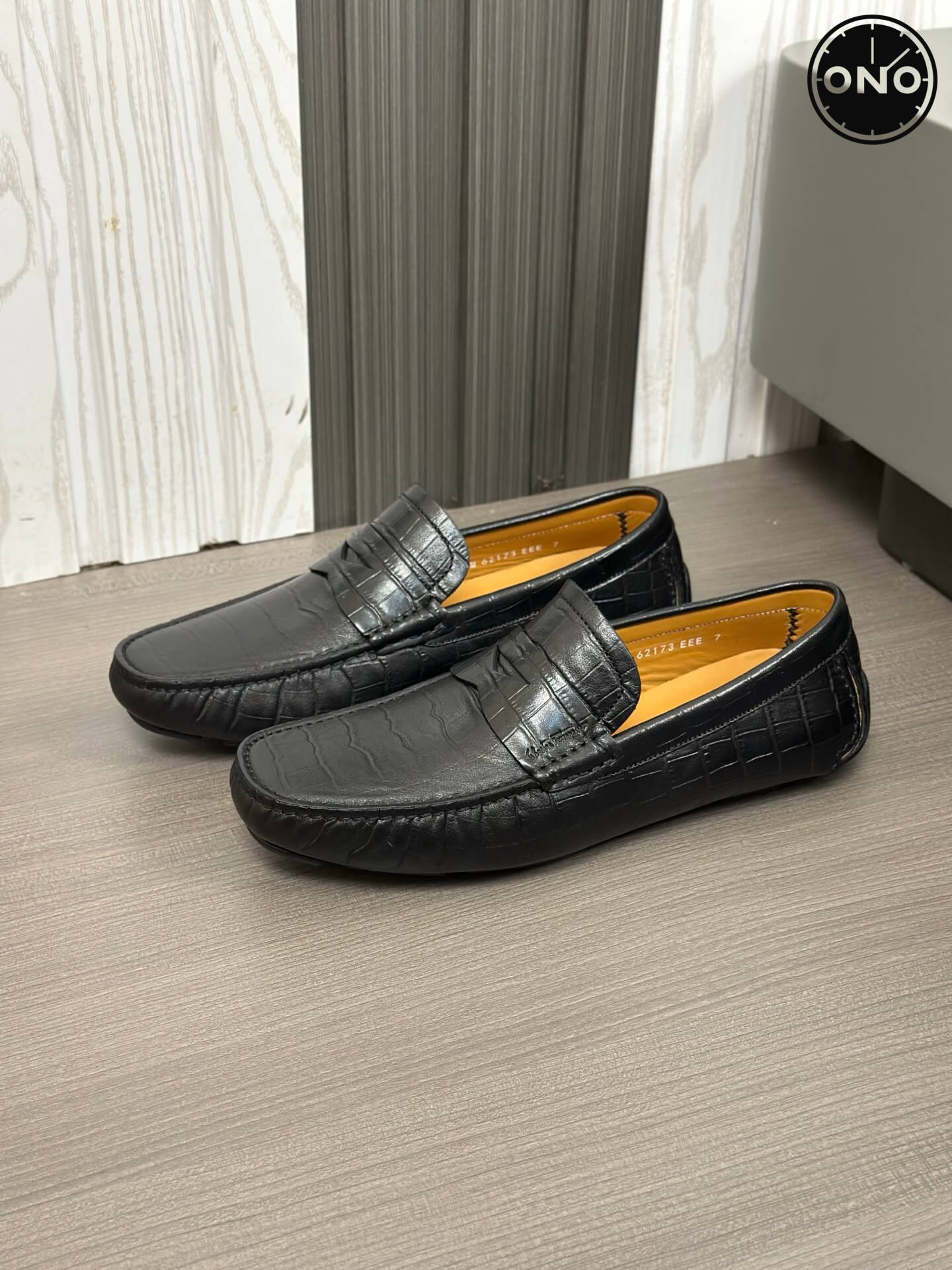 Ferragamo_96_5.jpg