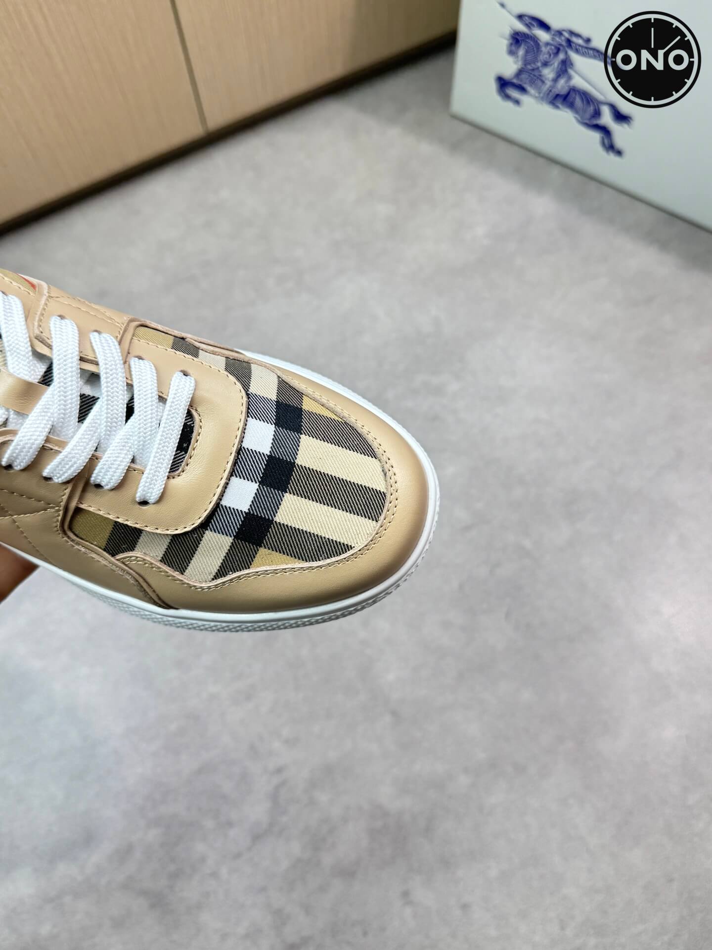 Burberry_31_6.jpg