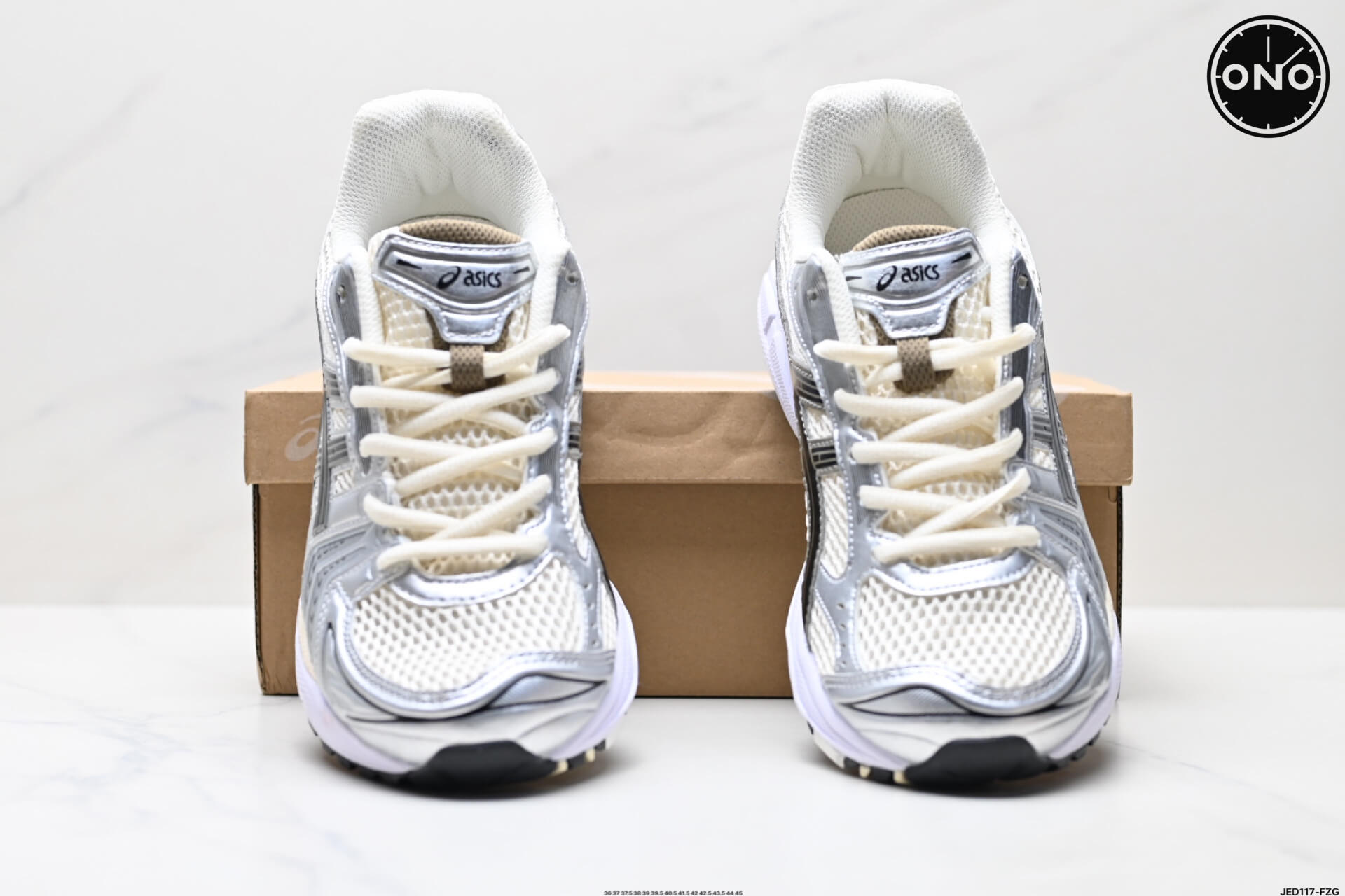 Asics_36_7.jpg