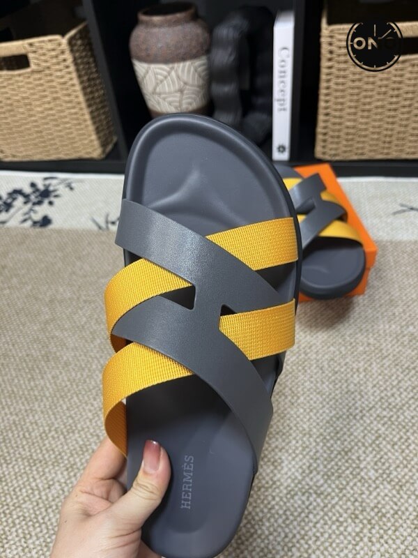 Hermes-Slippers_10_6.jpg