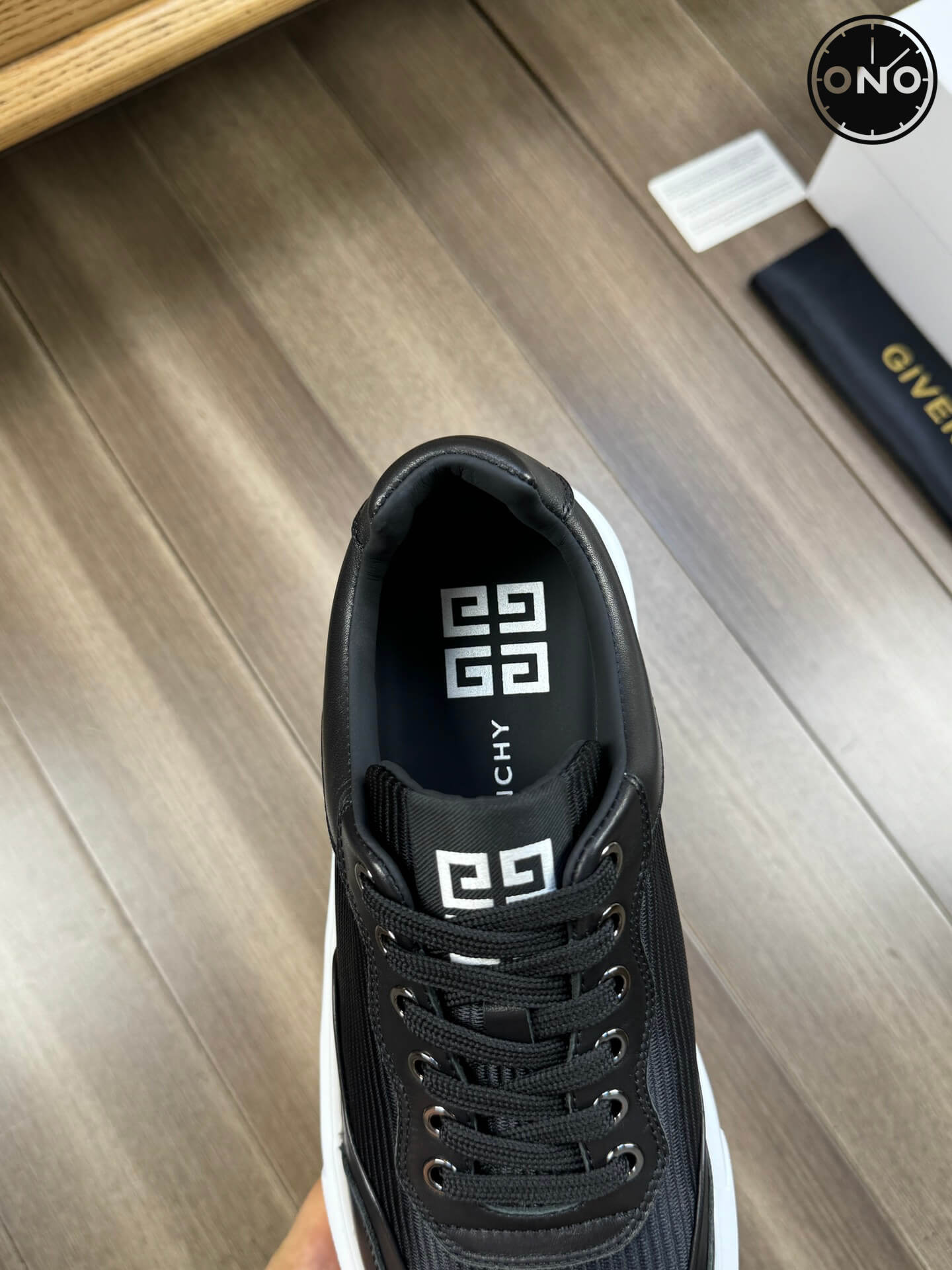 Givenchy_99_7.jpg