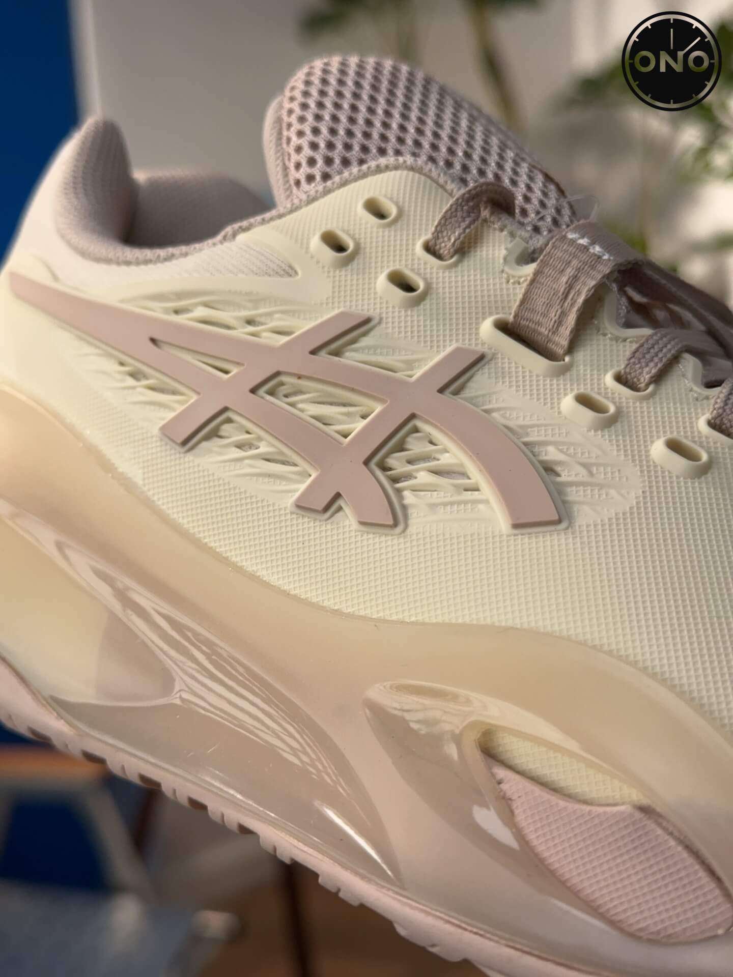 Asics_18_9.jpg