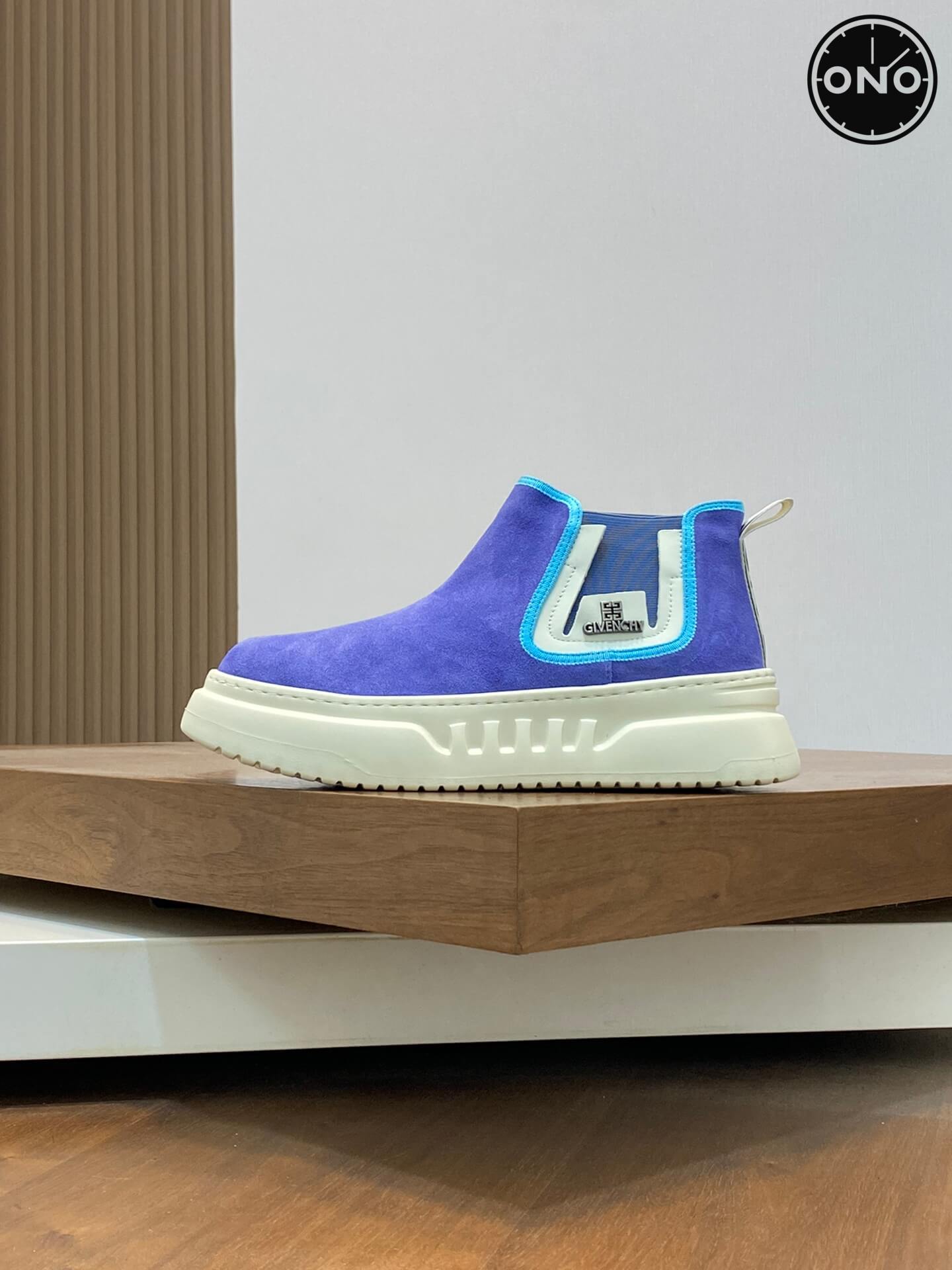 Givenchy_58_2.jpg