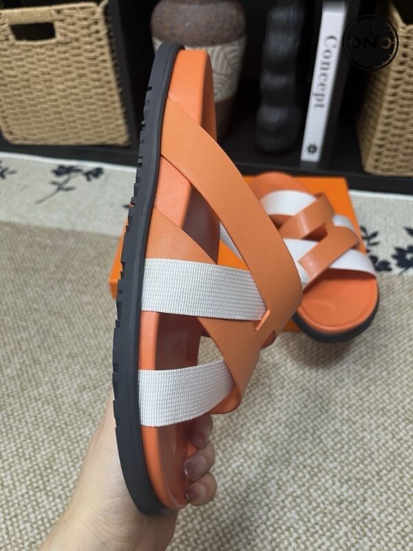 Hermes-Slippers_3_6.jpg