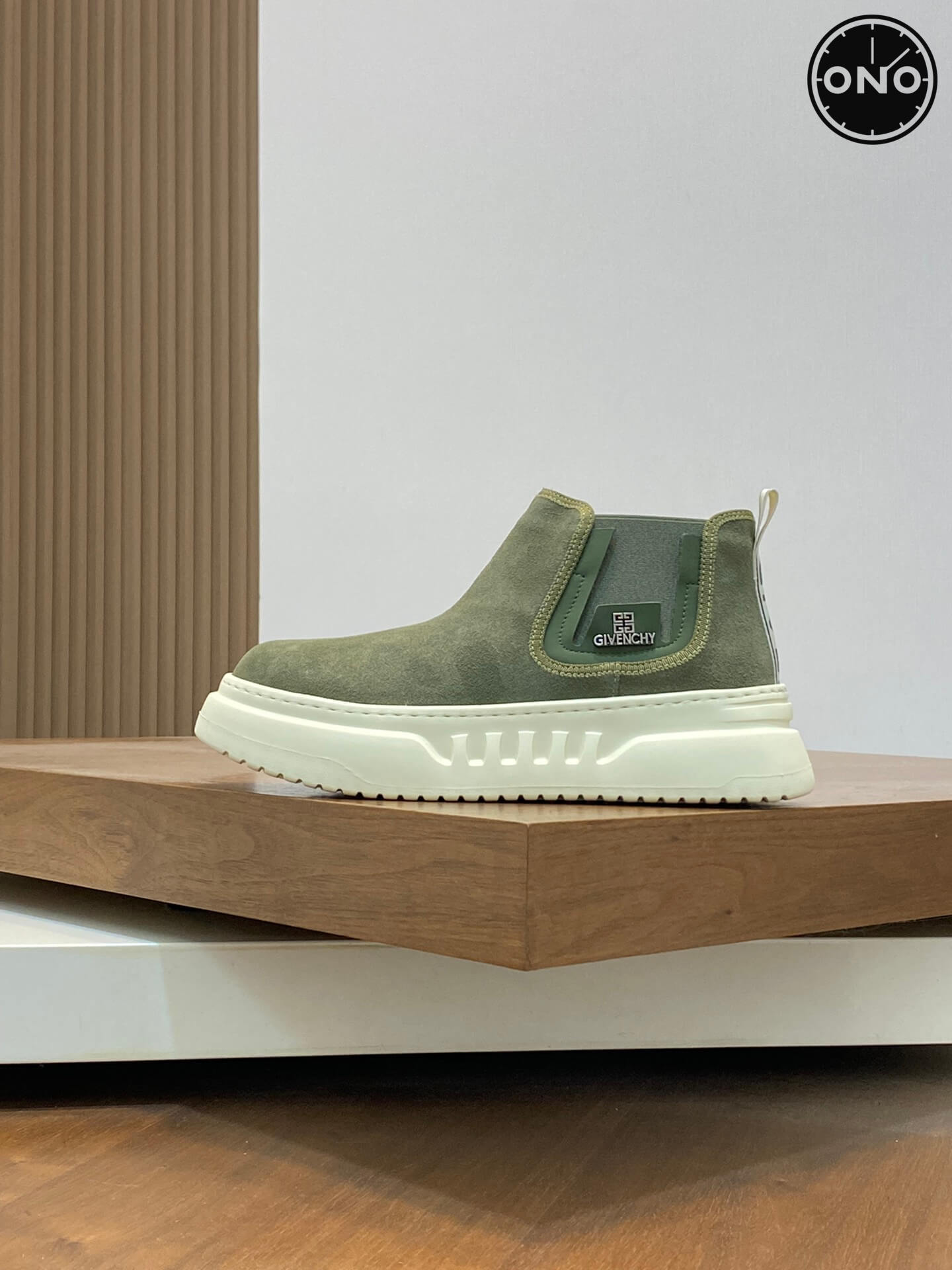 Givenchy_23_8.jpg