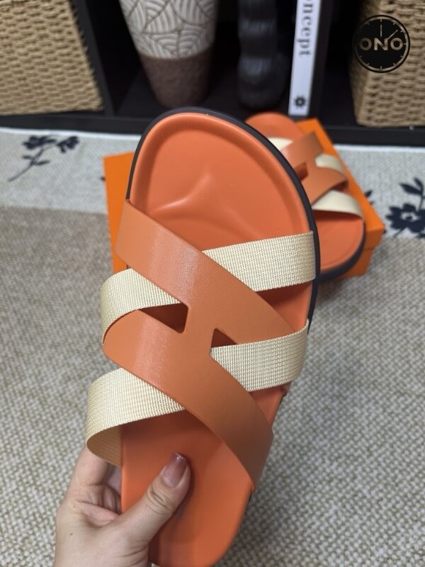 Hermes-Slippers_8_7.jpg