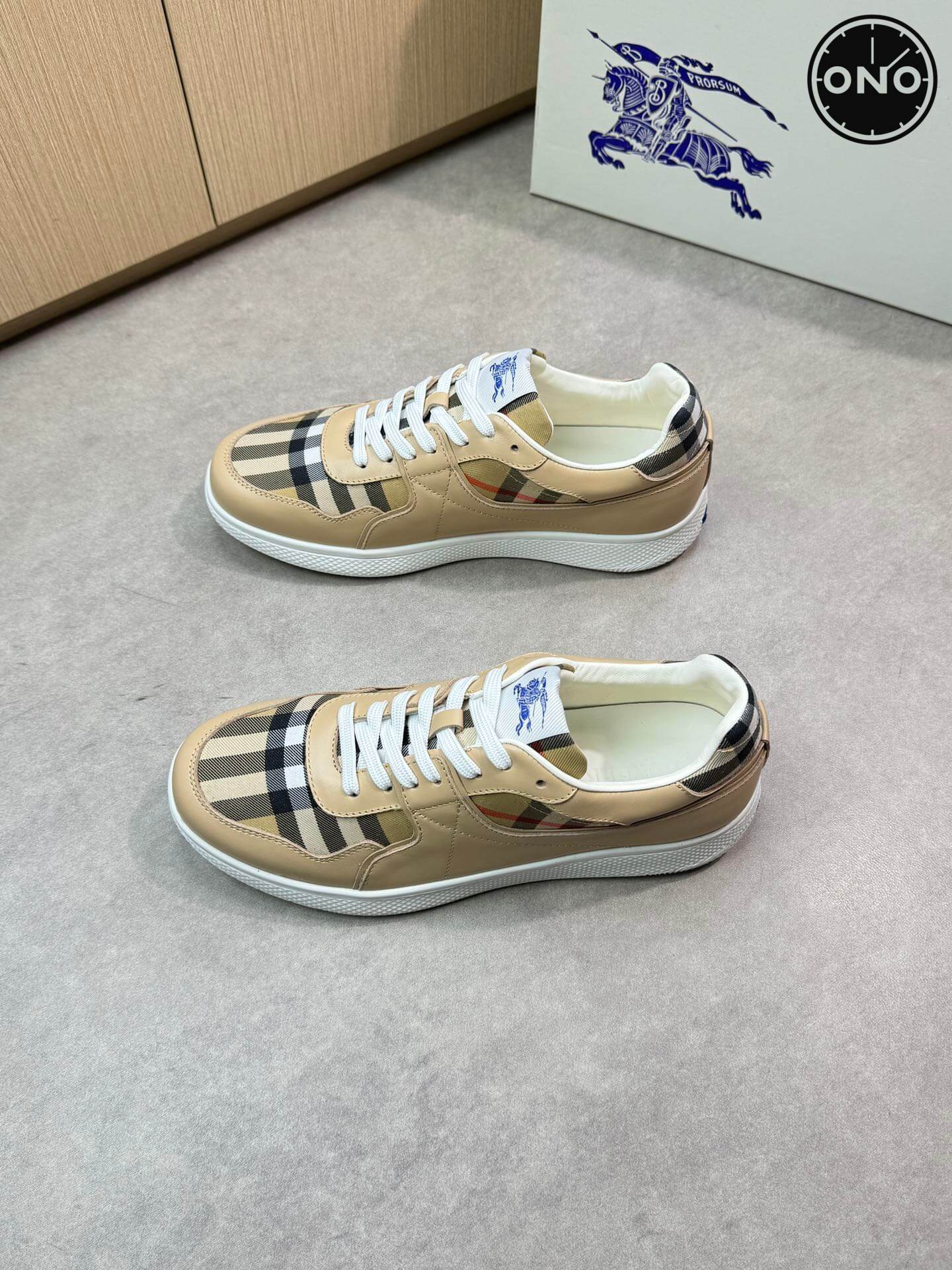 Burberry_31_3.jpg