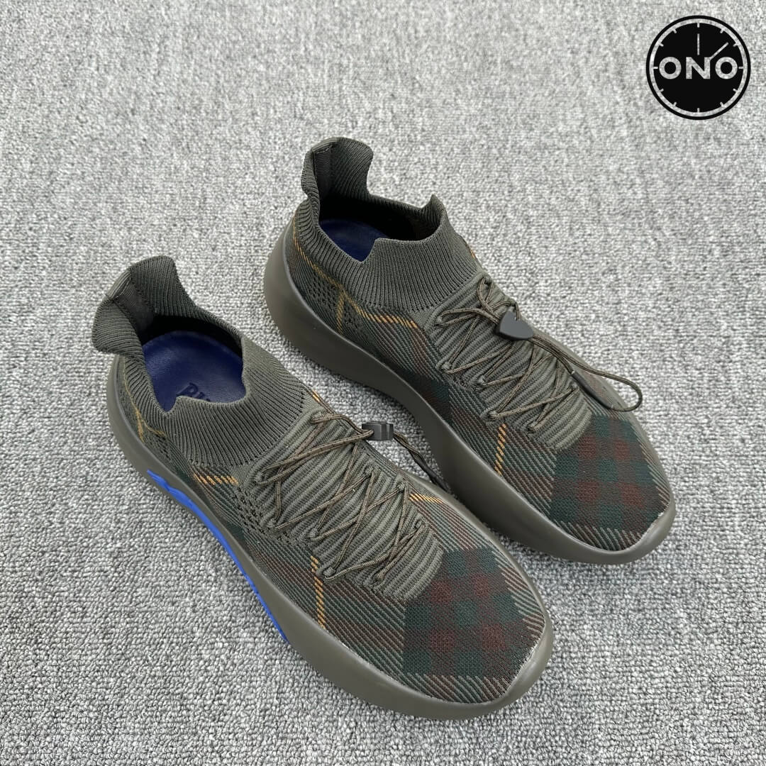 Burberry_65_3.jpg