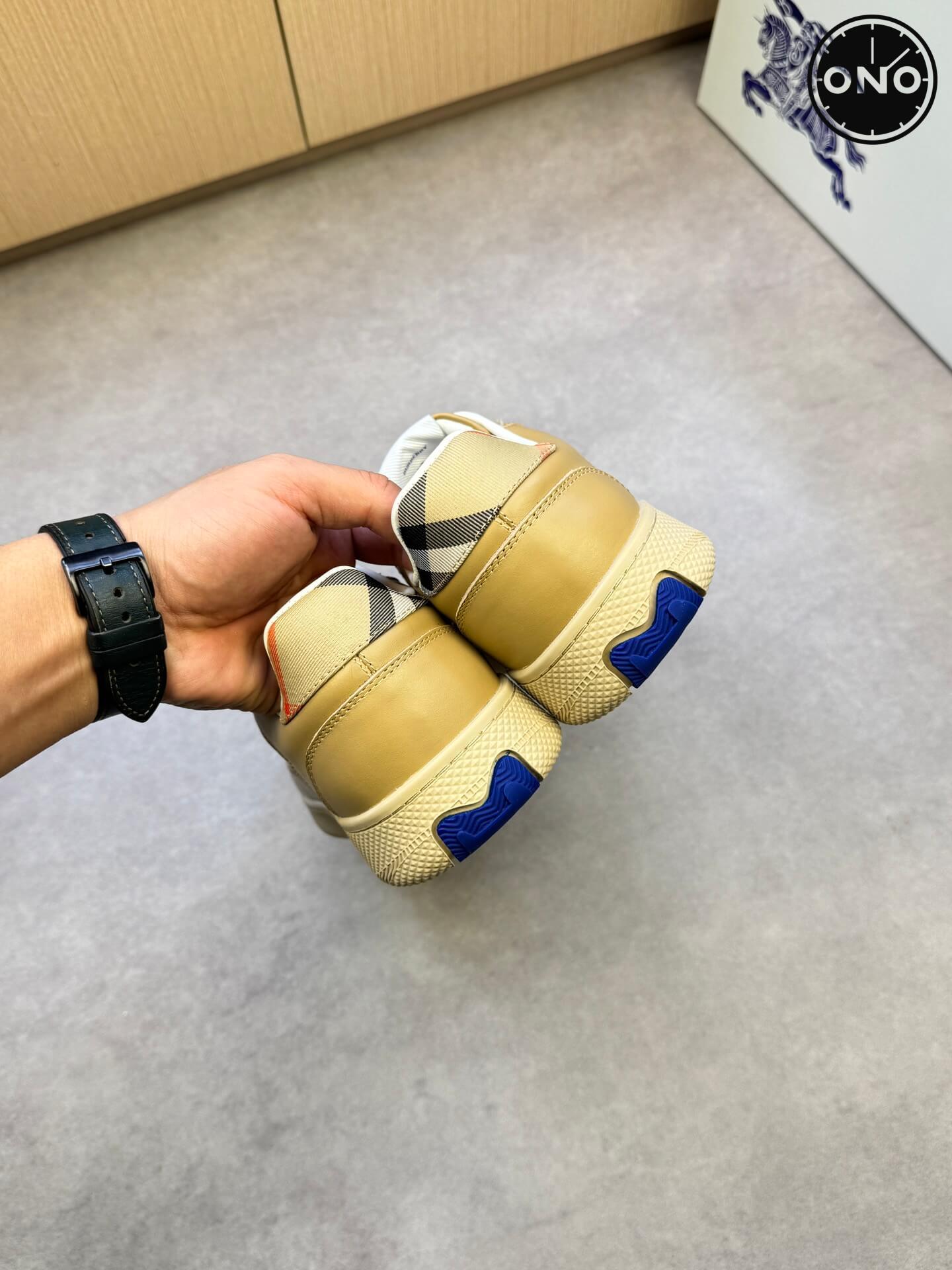 Burberry_56_8.jpg