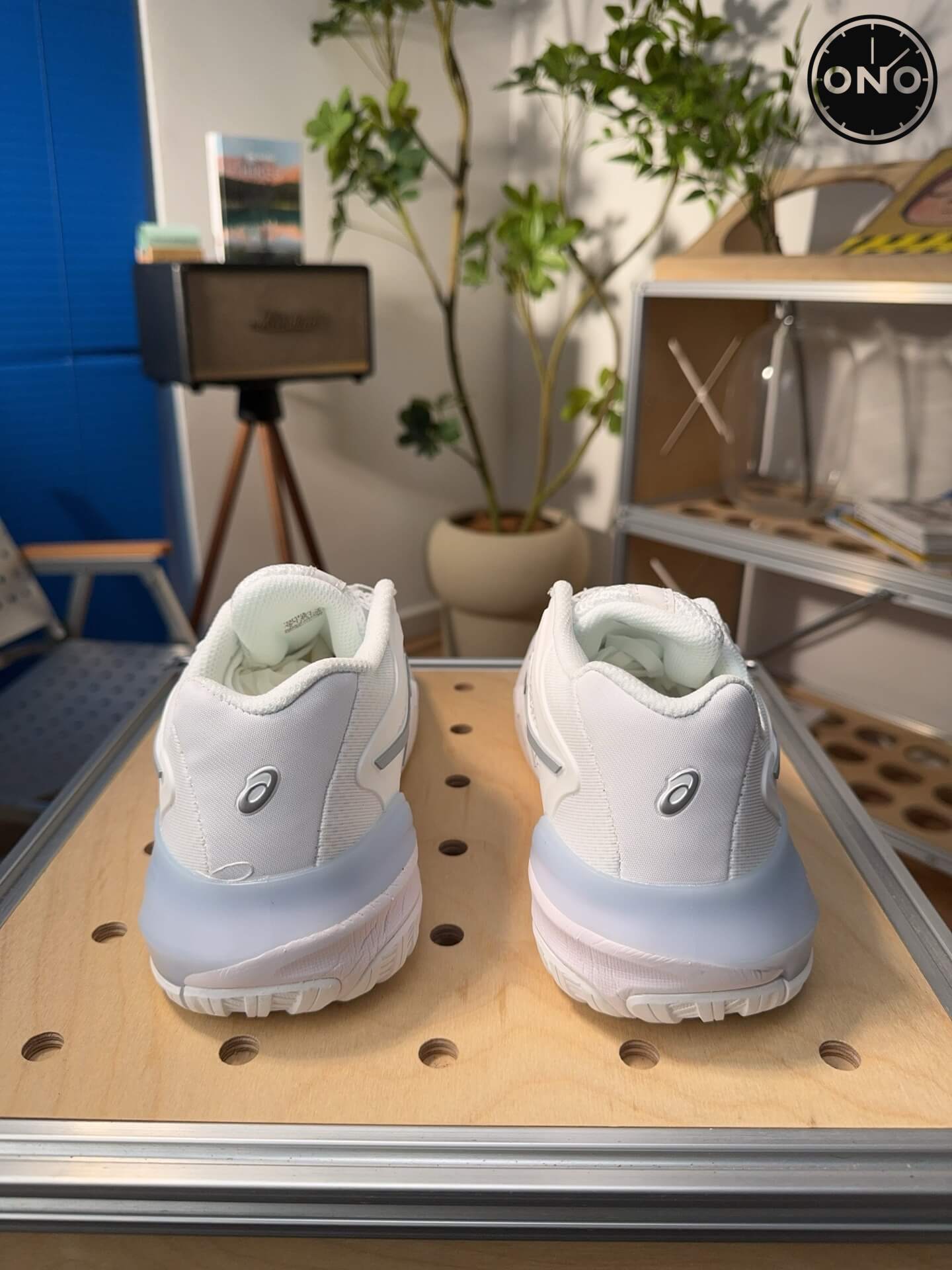 Asics_16_4.jpg