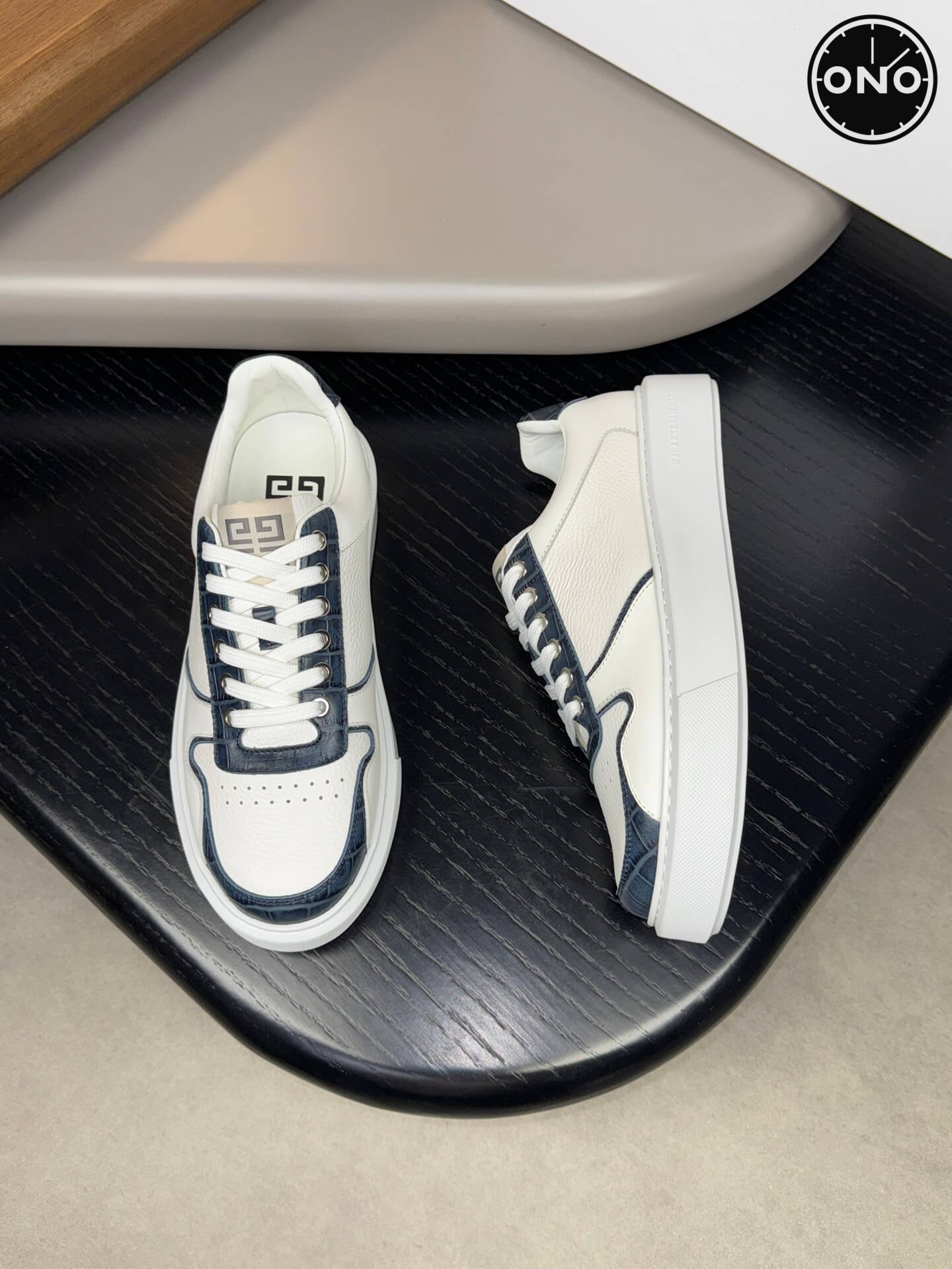 Givenchy_38_2.jpg