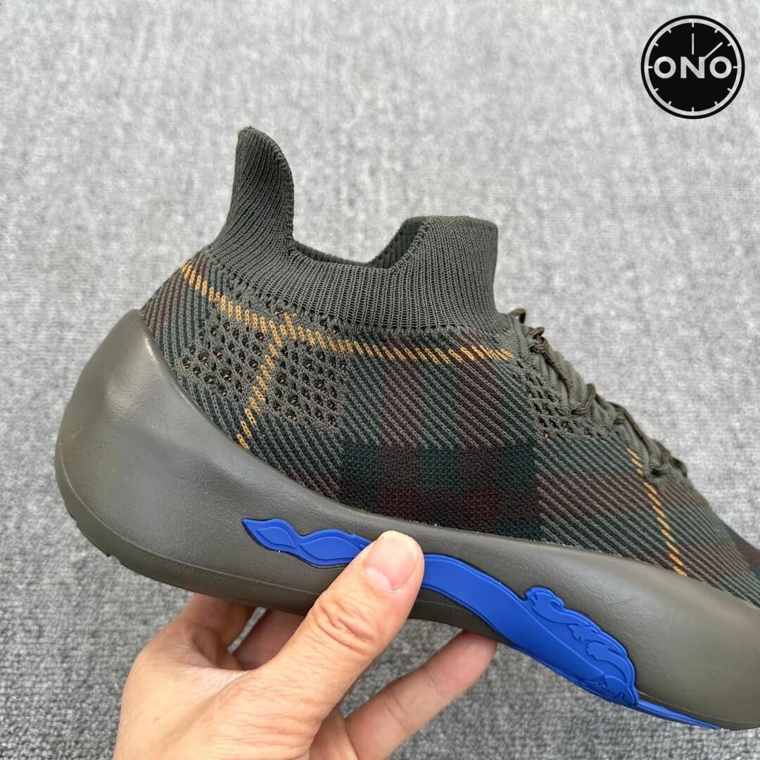 Burberry_65_5.jpg