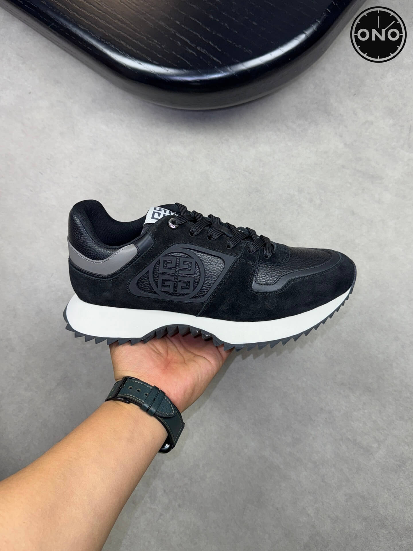 Givenchy_52_4.jpg