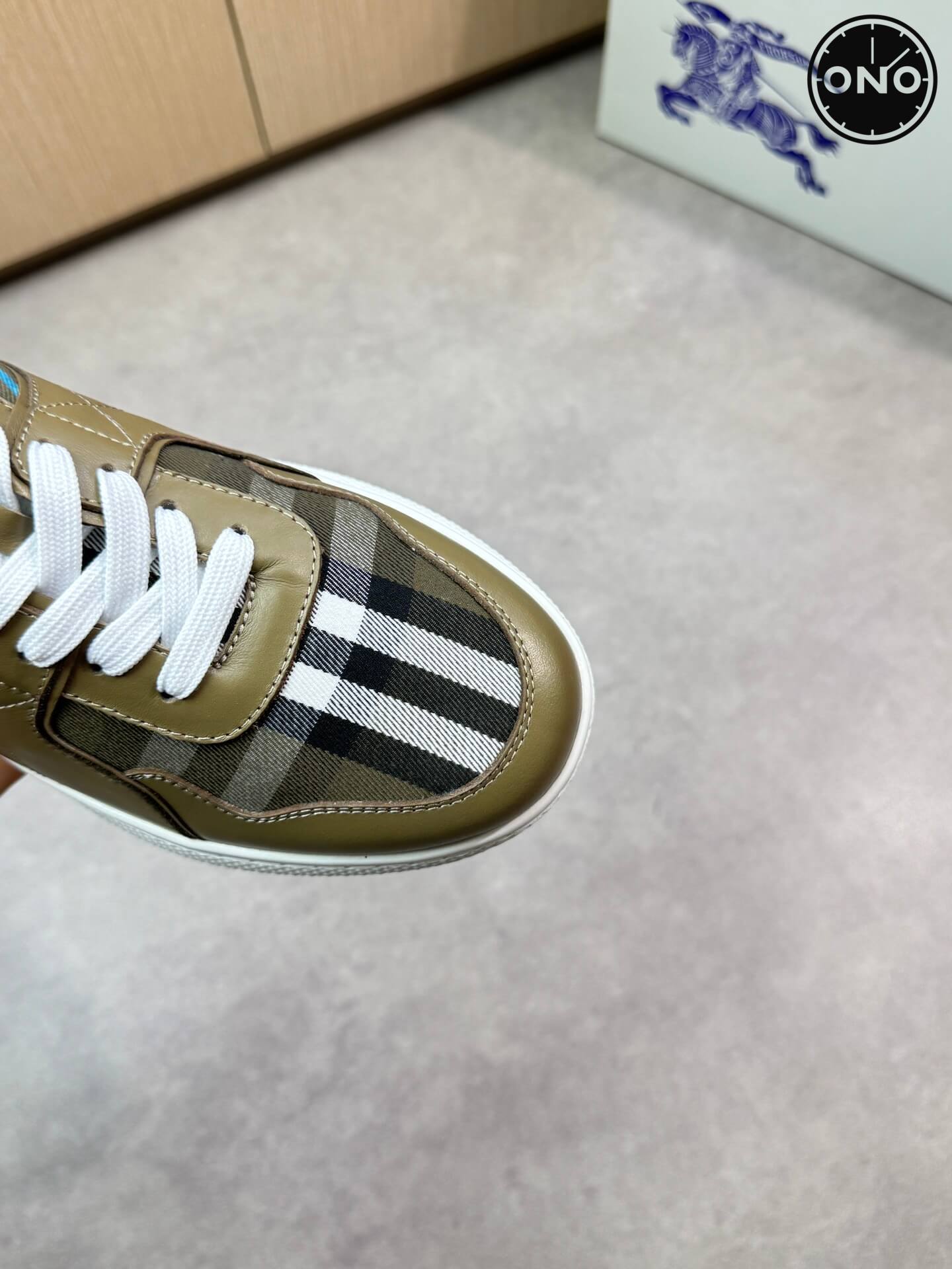 Burberry_30_6.jpg