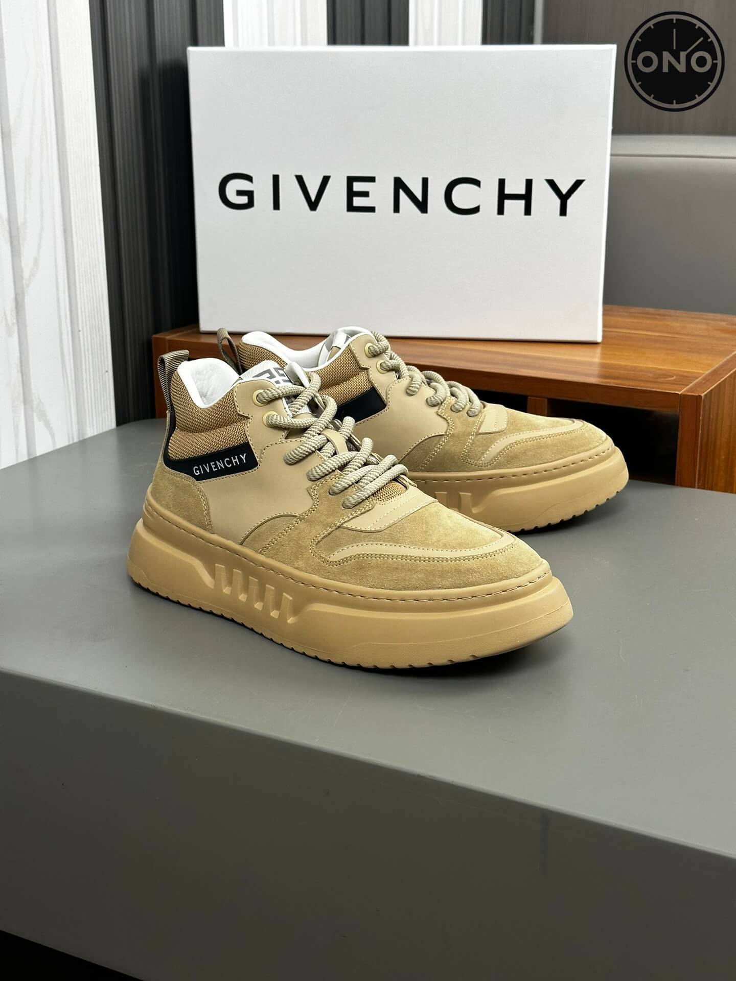 Givenchy_87_4.jpg
