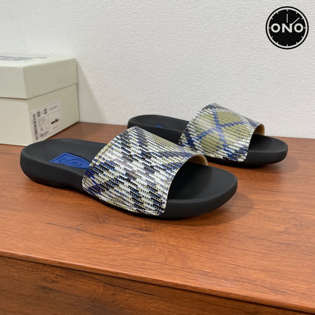 Burberry-Slippers_3_3.jpg