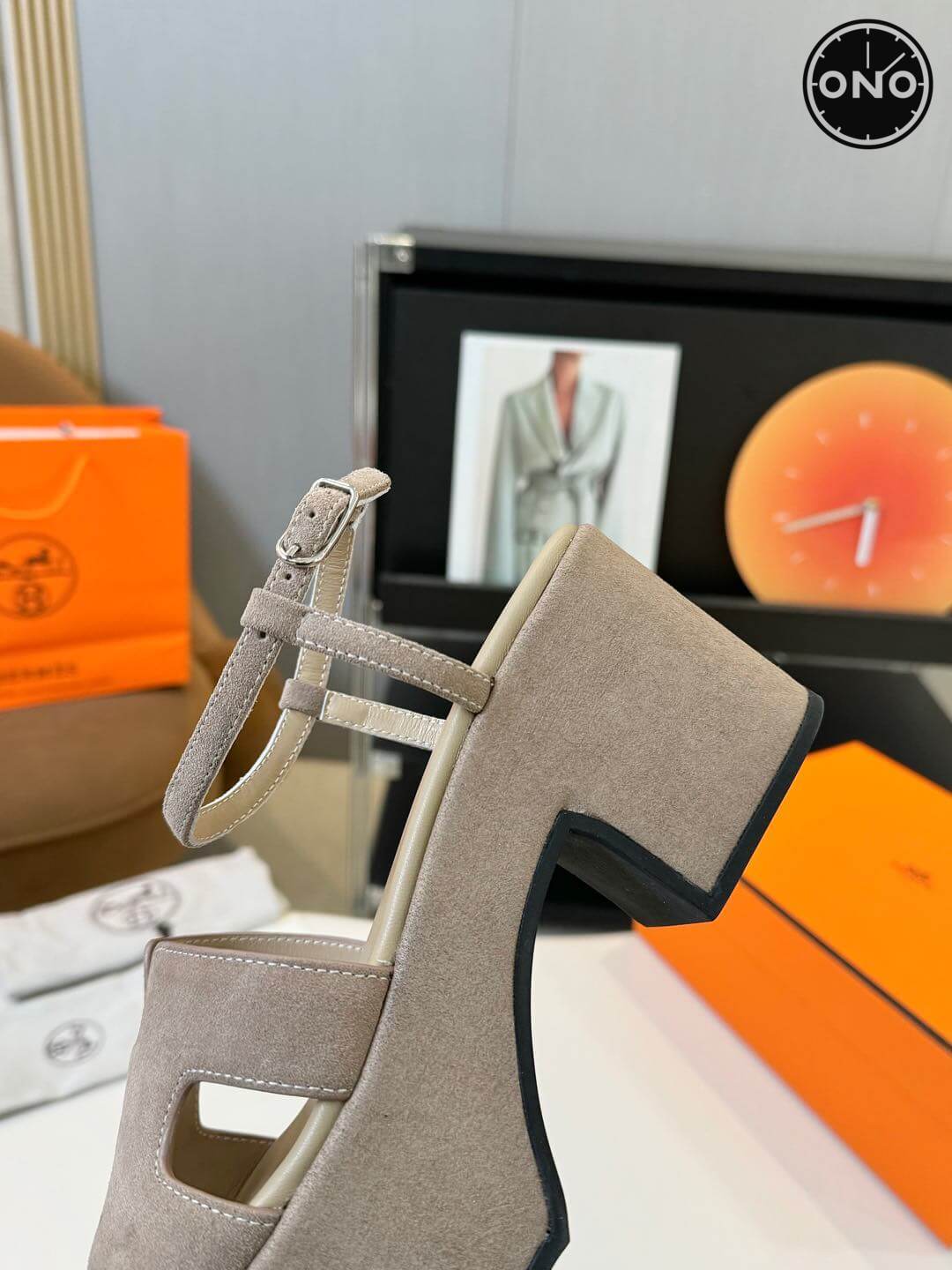 Hermes-Slippers_77_2.jpg