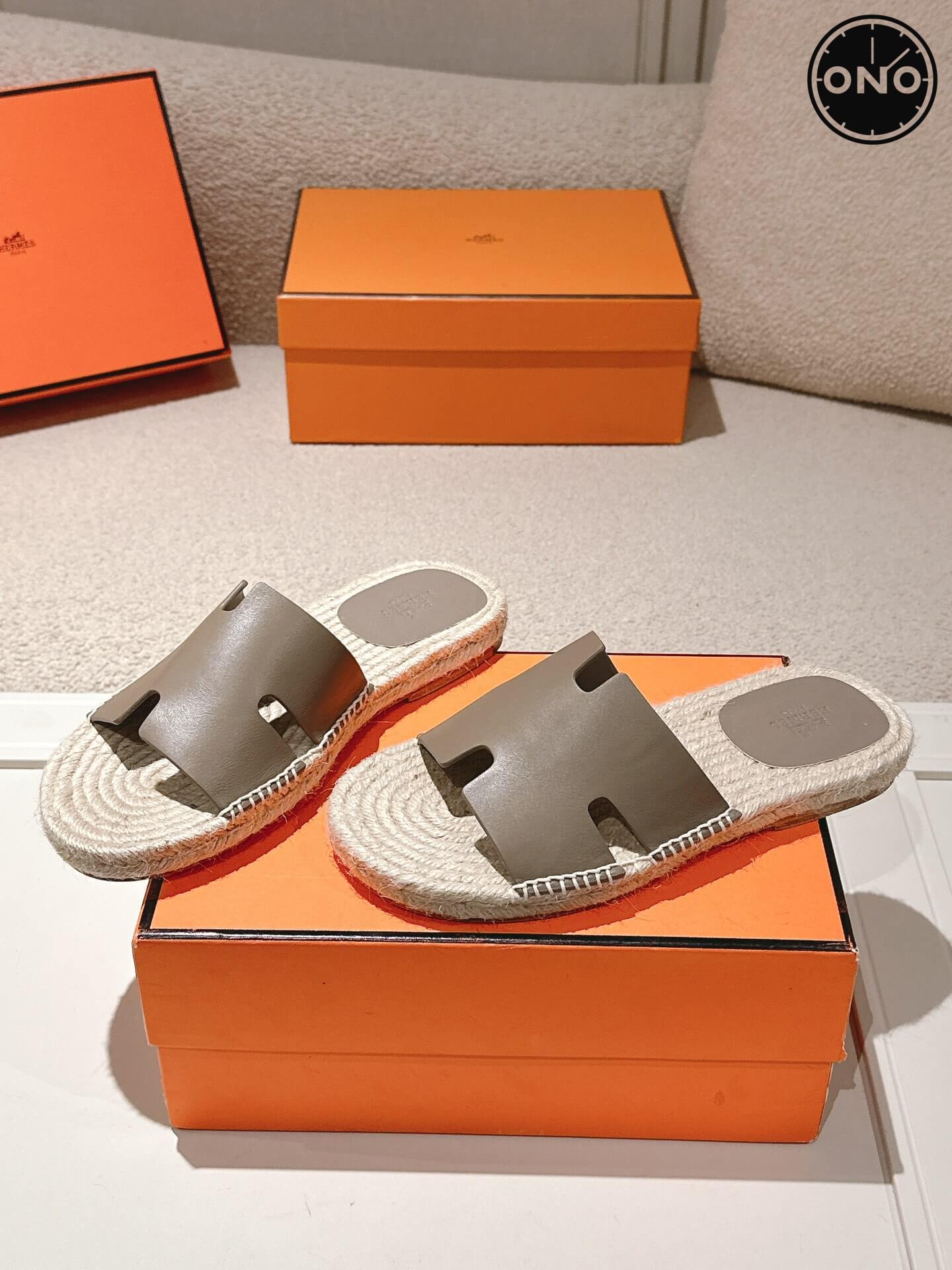 Hermes-Slippers_48_4.jpg