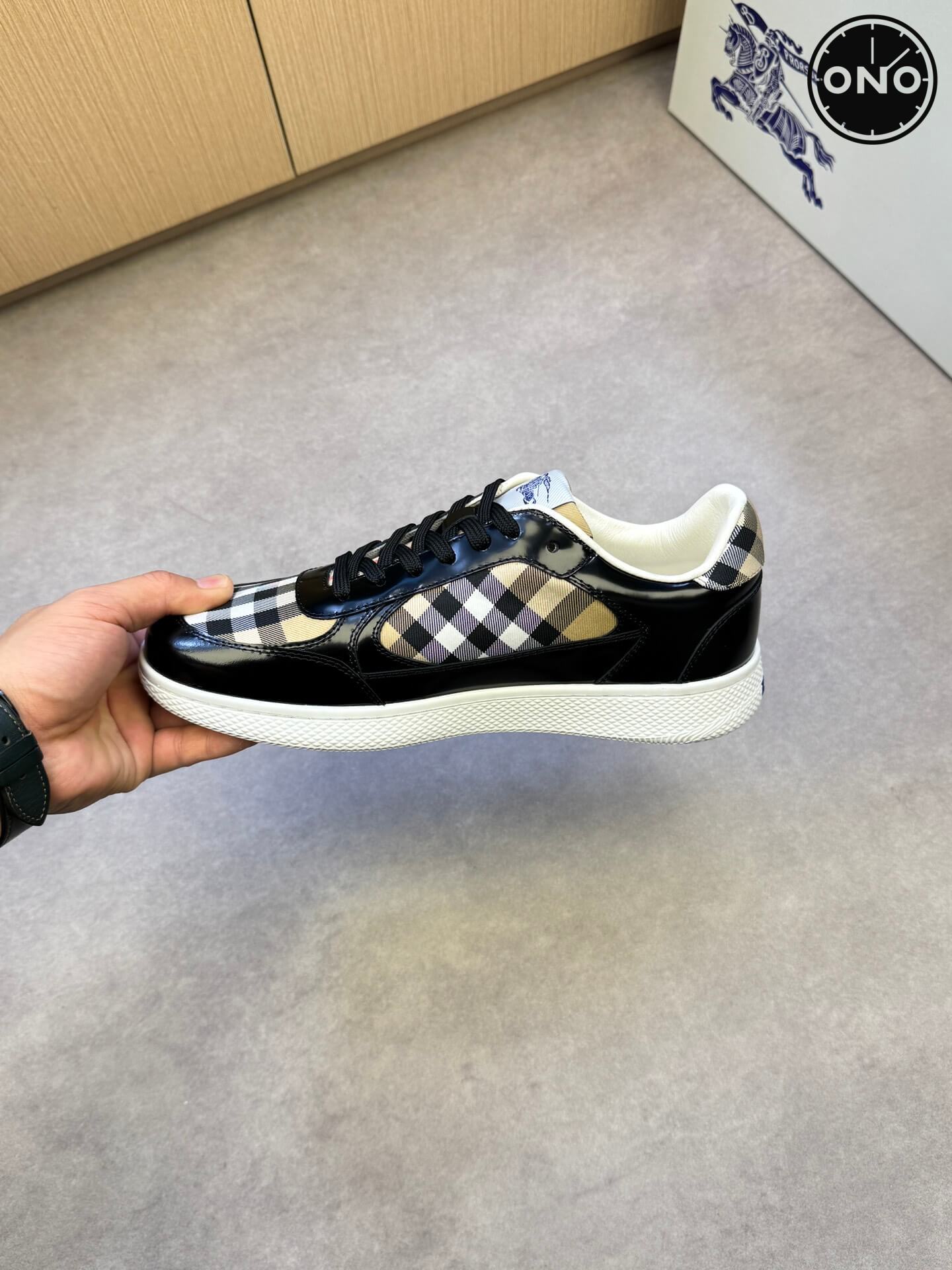 Burberry_59_5.jpg