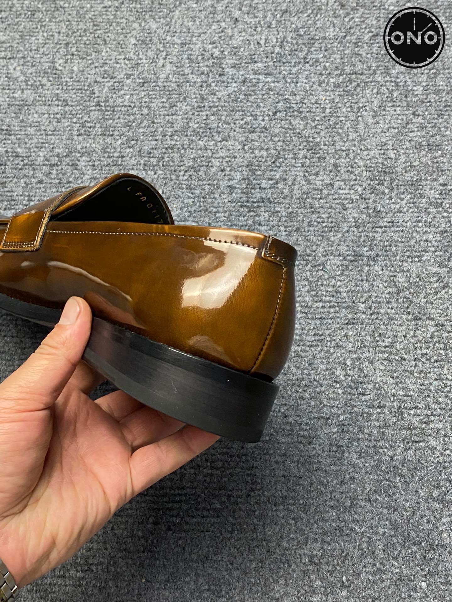 Ferragamo_98_9.jpg