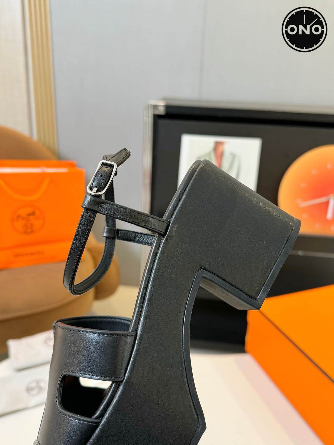 Hermes-Slippers_80_5.jpg