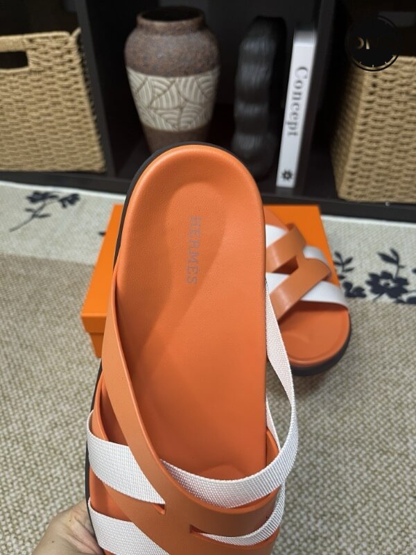 Hermes-Slippers_3_7.jpg