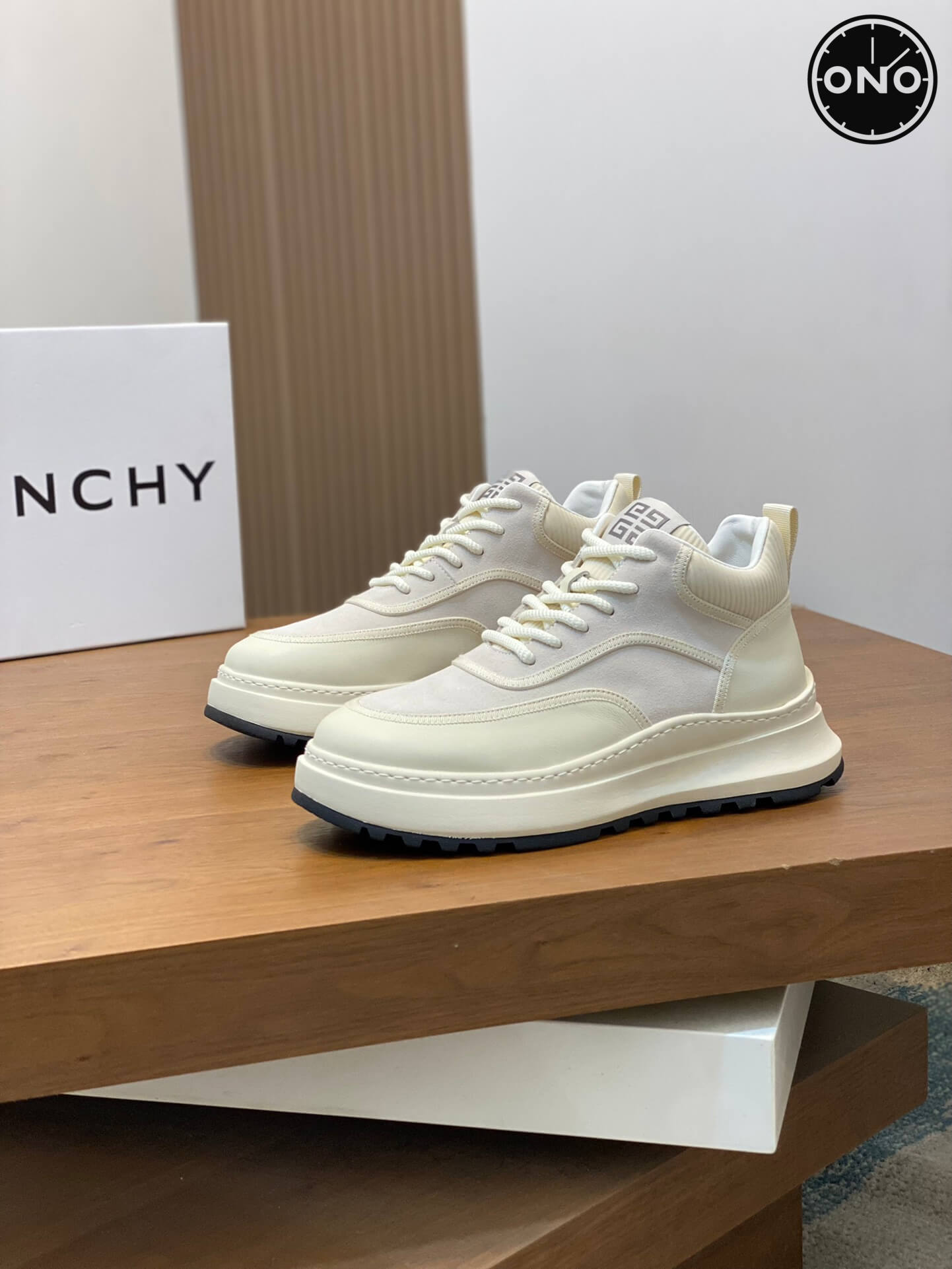 Givenchy_63_3.jpg