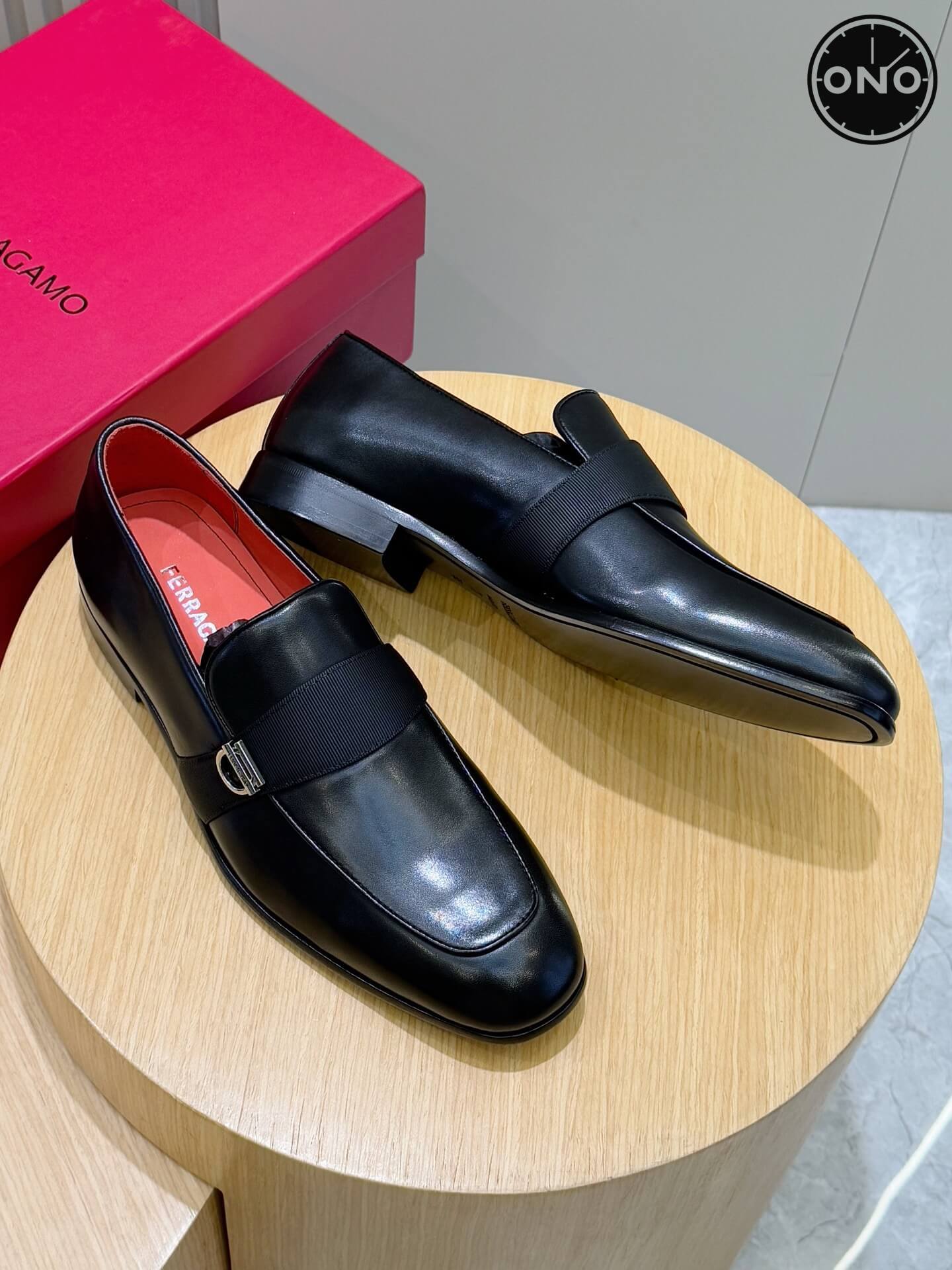 Ferragamo_93_7.jpg