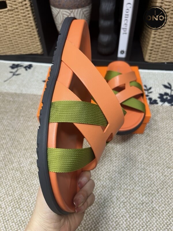 Hermes-Slippers_5_4.jpg