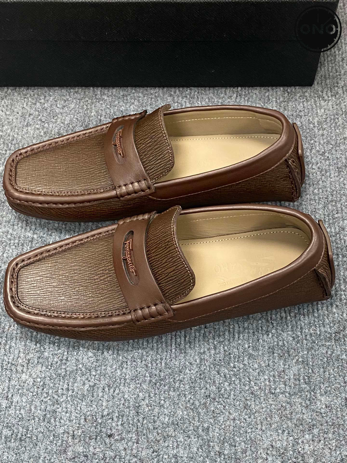 Ferragamo_1_8.jpg