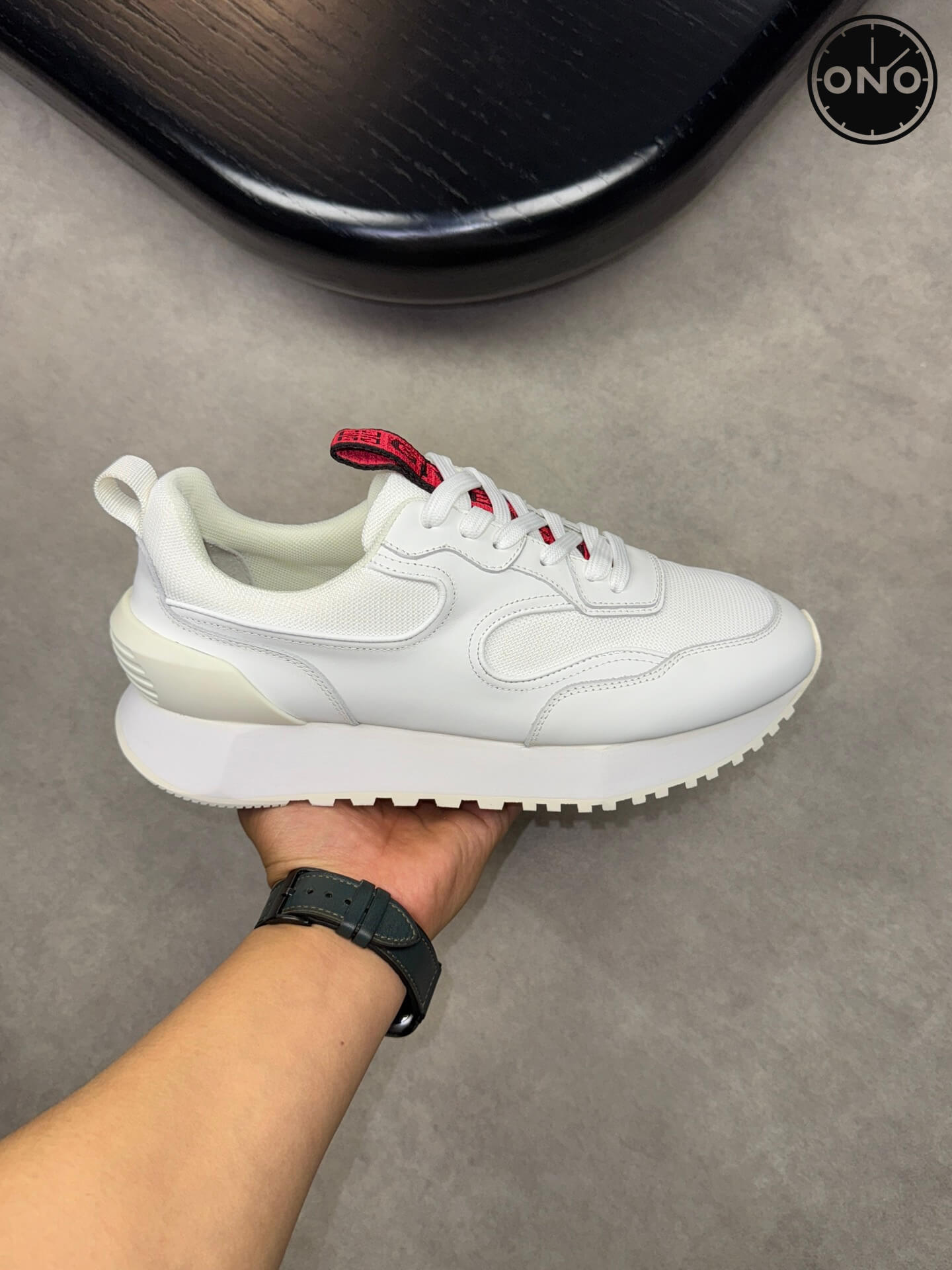 Givenchy_8_9.jpg