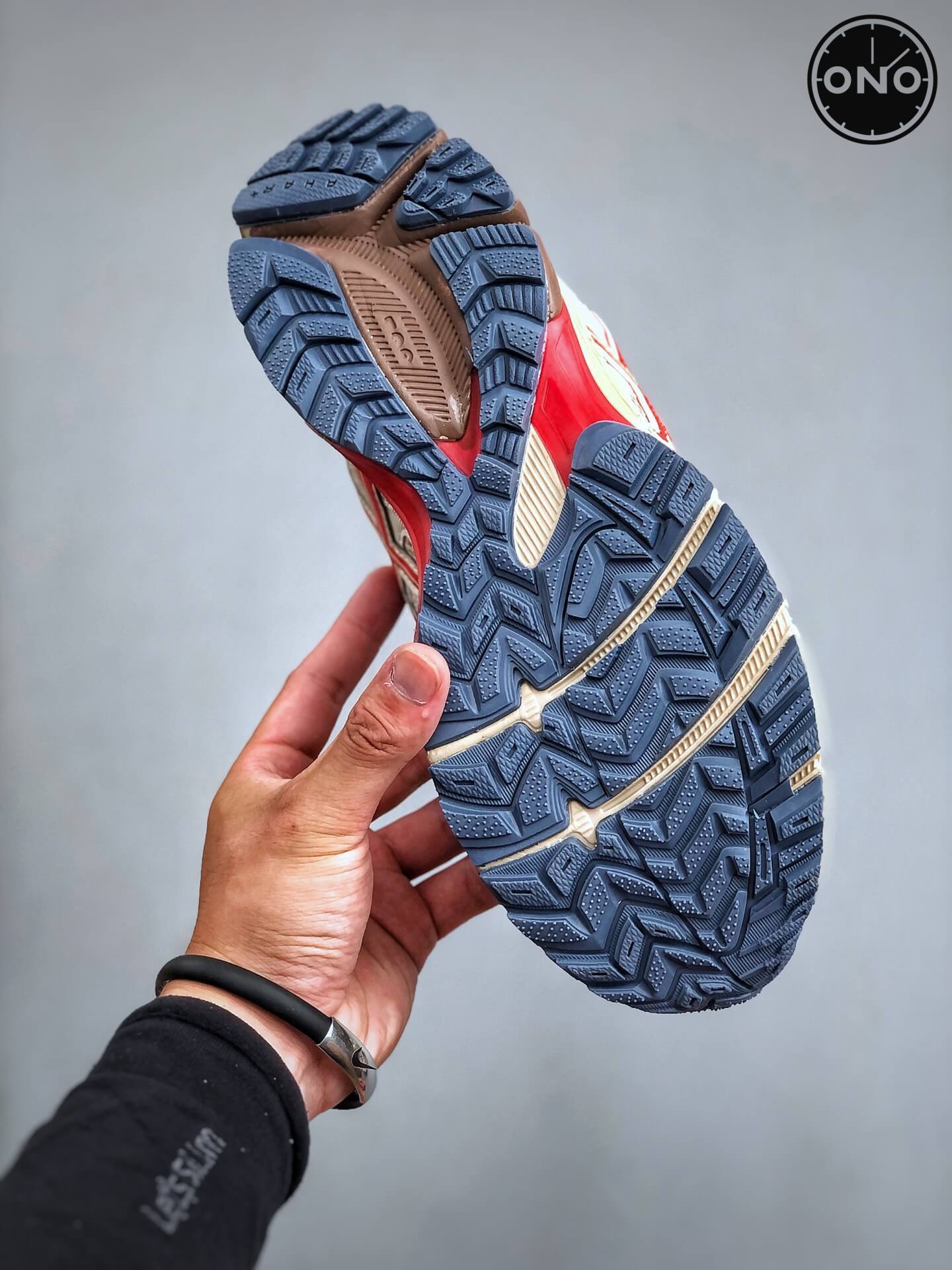 Asics_14_8.jpg