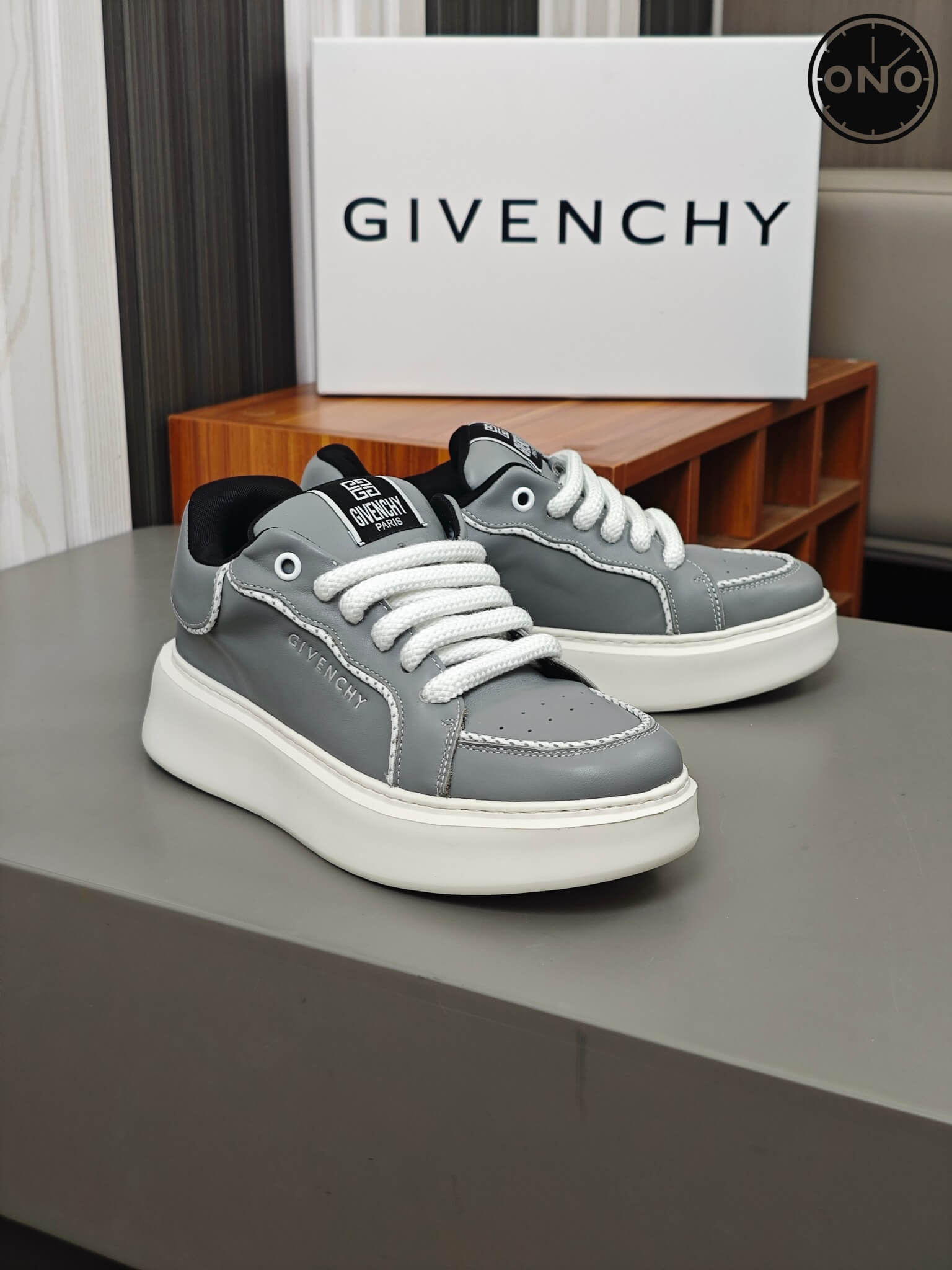 Givenchy_17_8.jpg