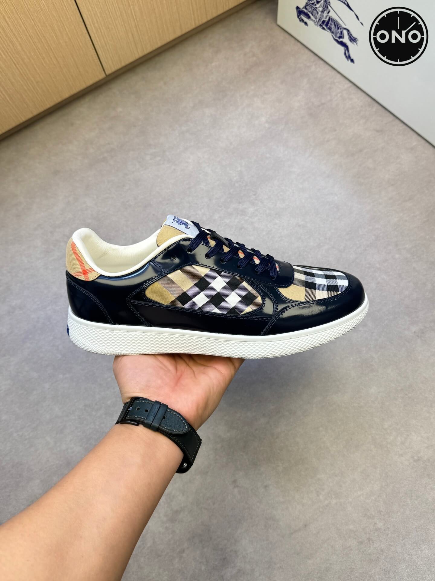 Burberry_11_5.jpg