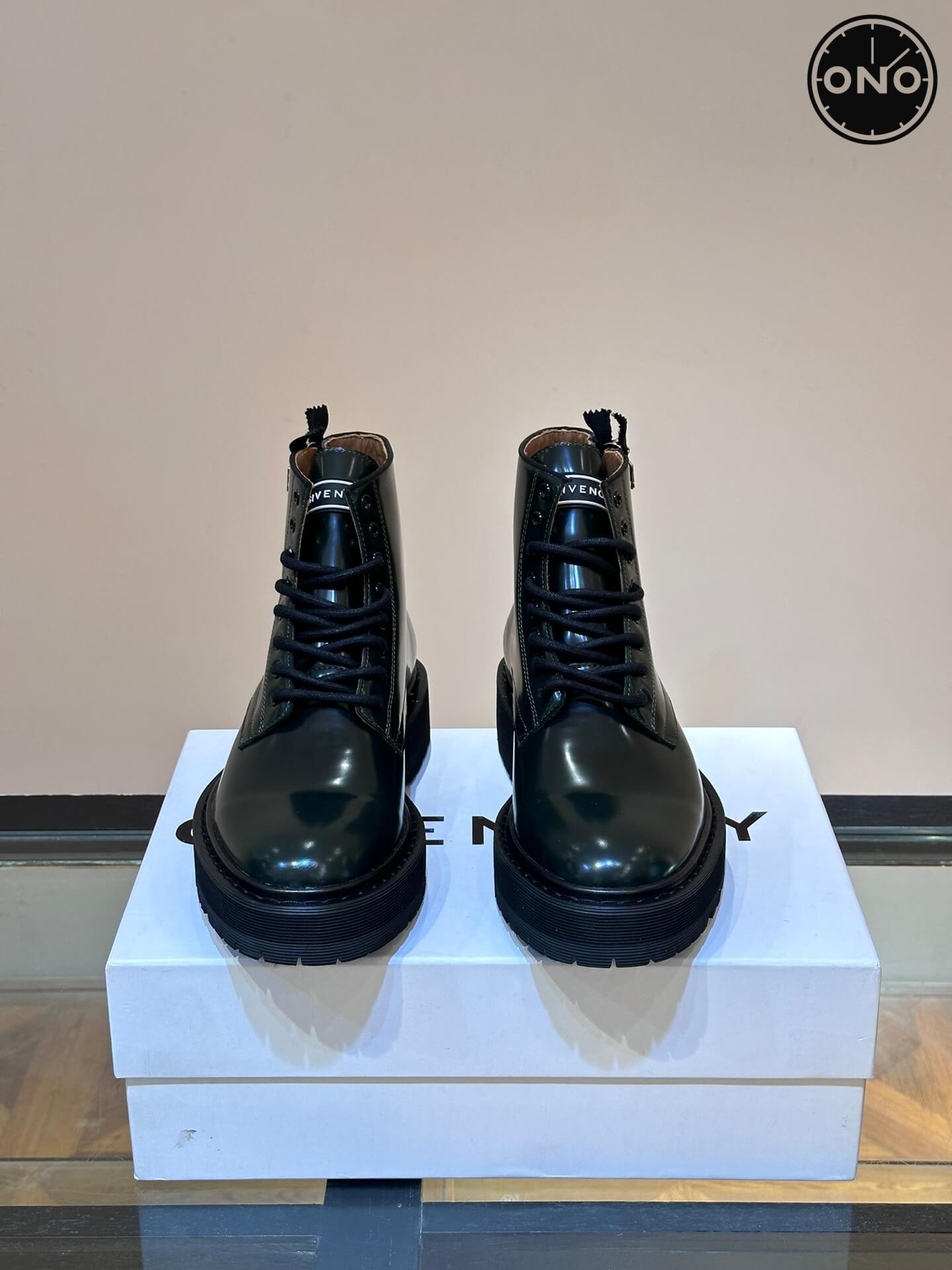 Givenchy_78_2.jpg