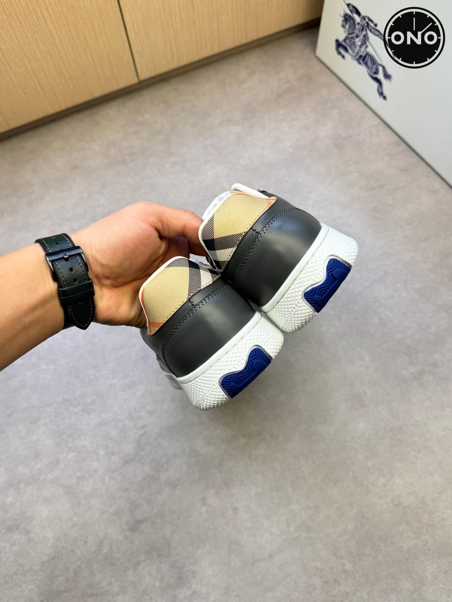 Burberry_61_8.jpg