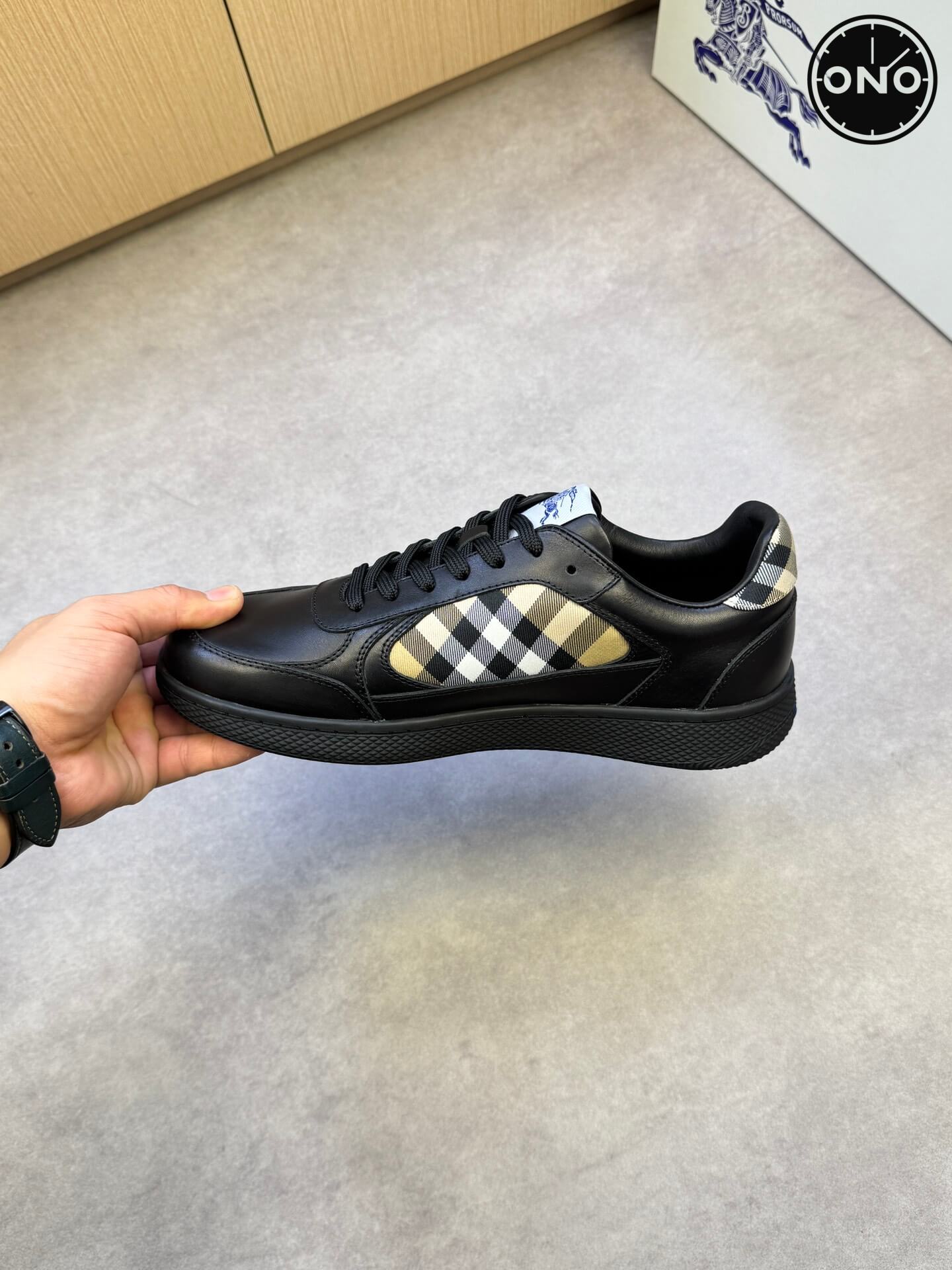 Burberry_52_5.jpg